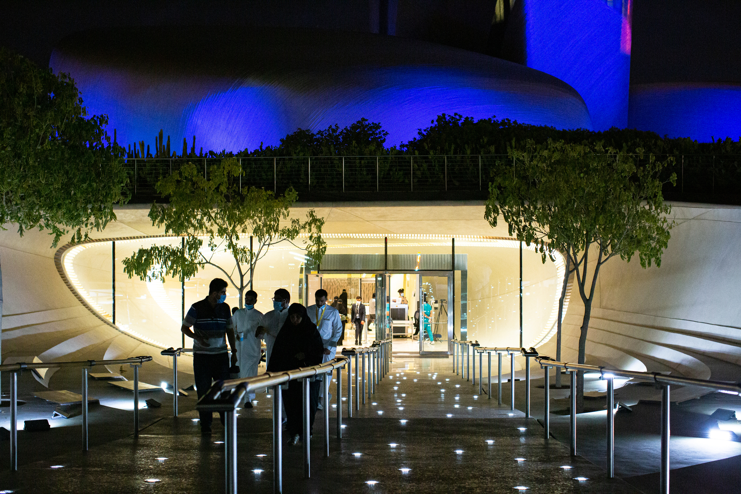 After curflew. Документальный фотограф, междисциплинарный художник