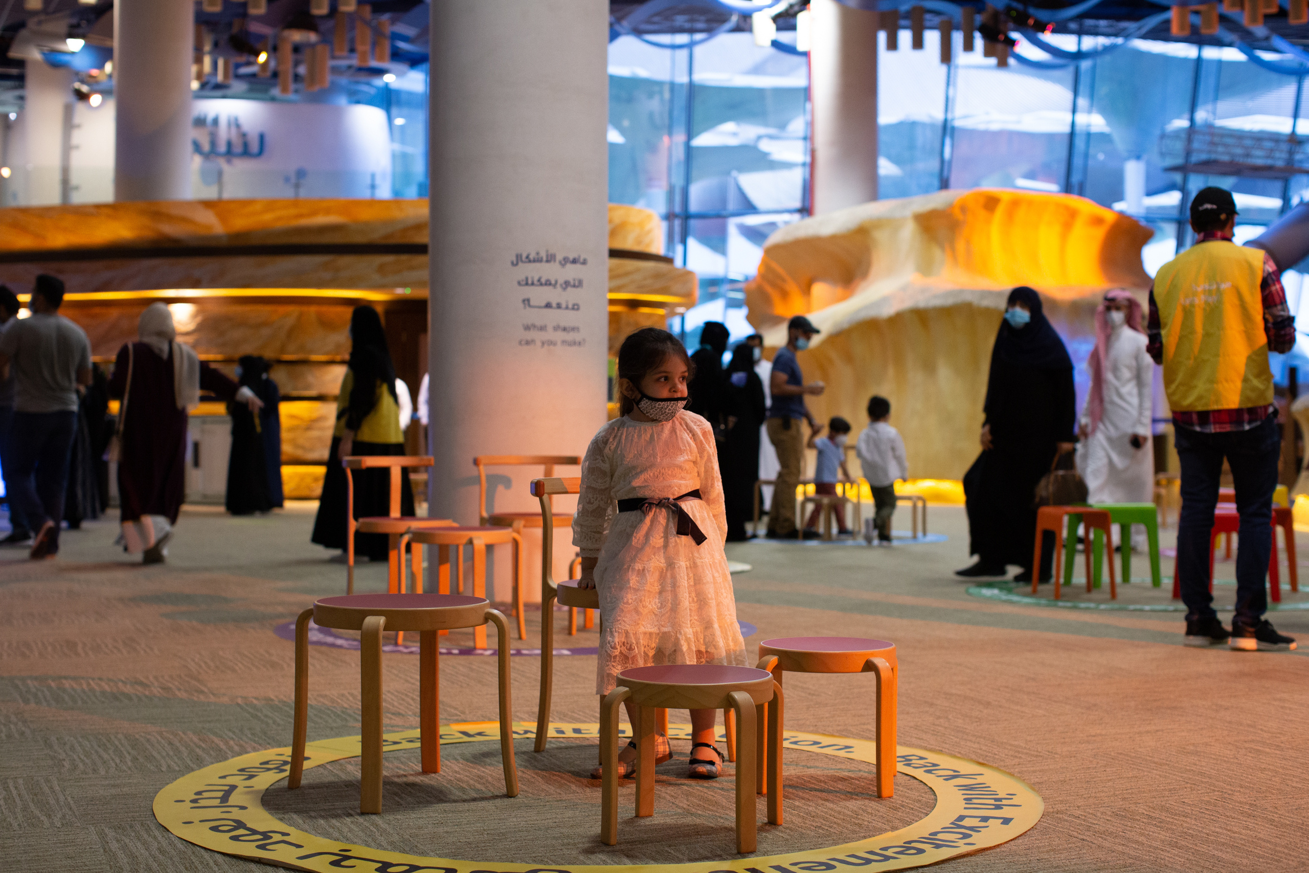 After curflew. Документальный фотограф, междисциплинарный художник