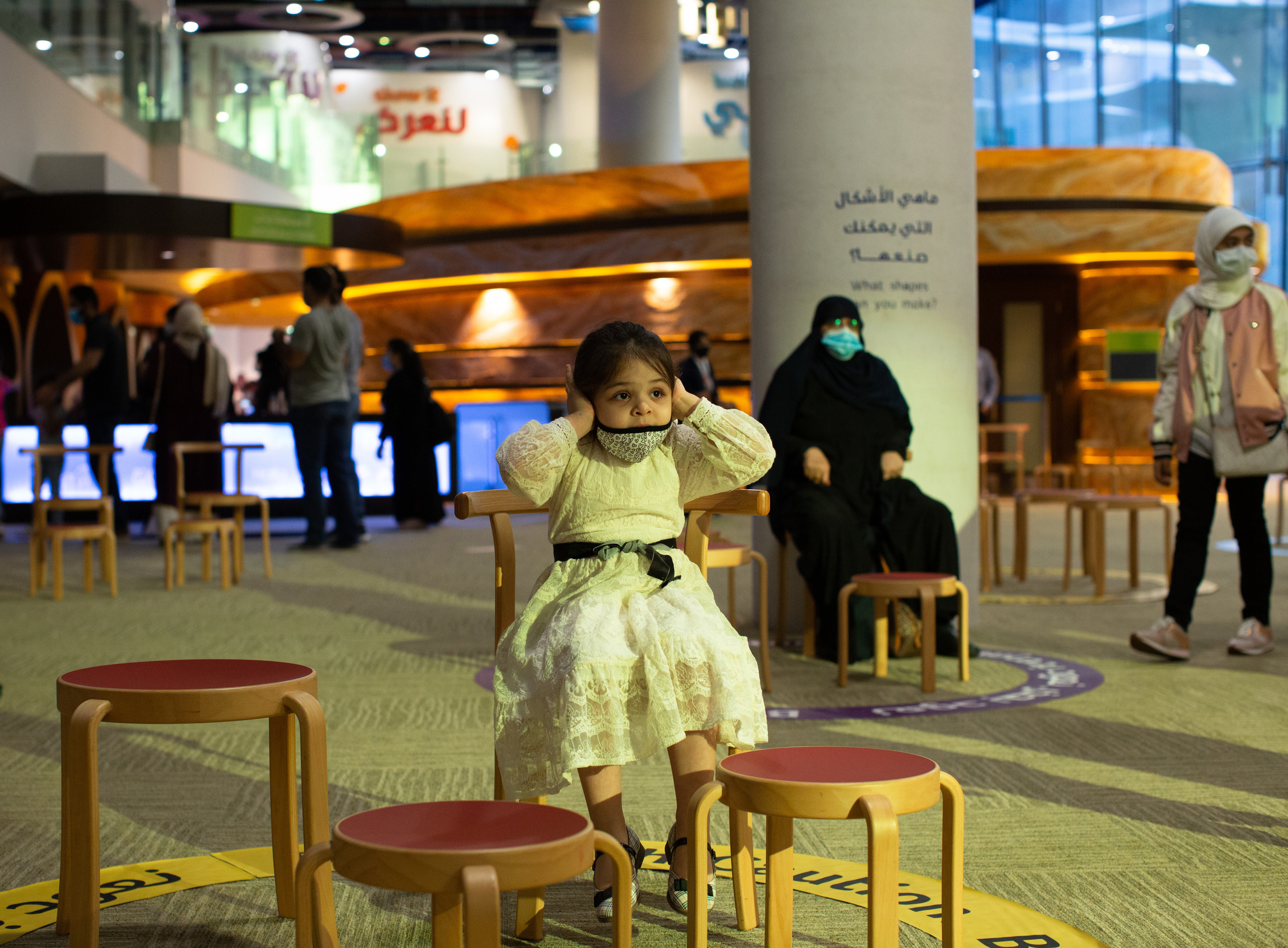 After curflew. Документальный фотограф, междисциплинарный художник