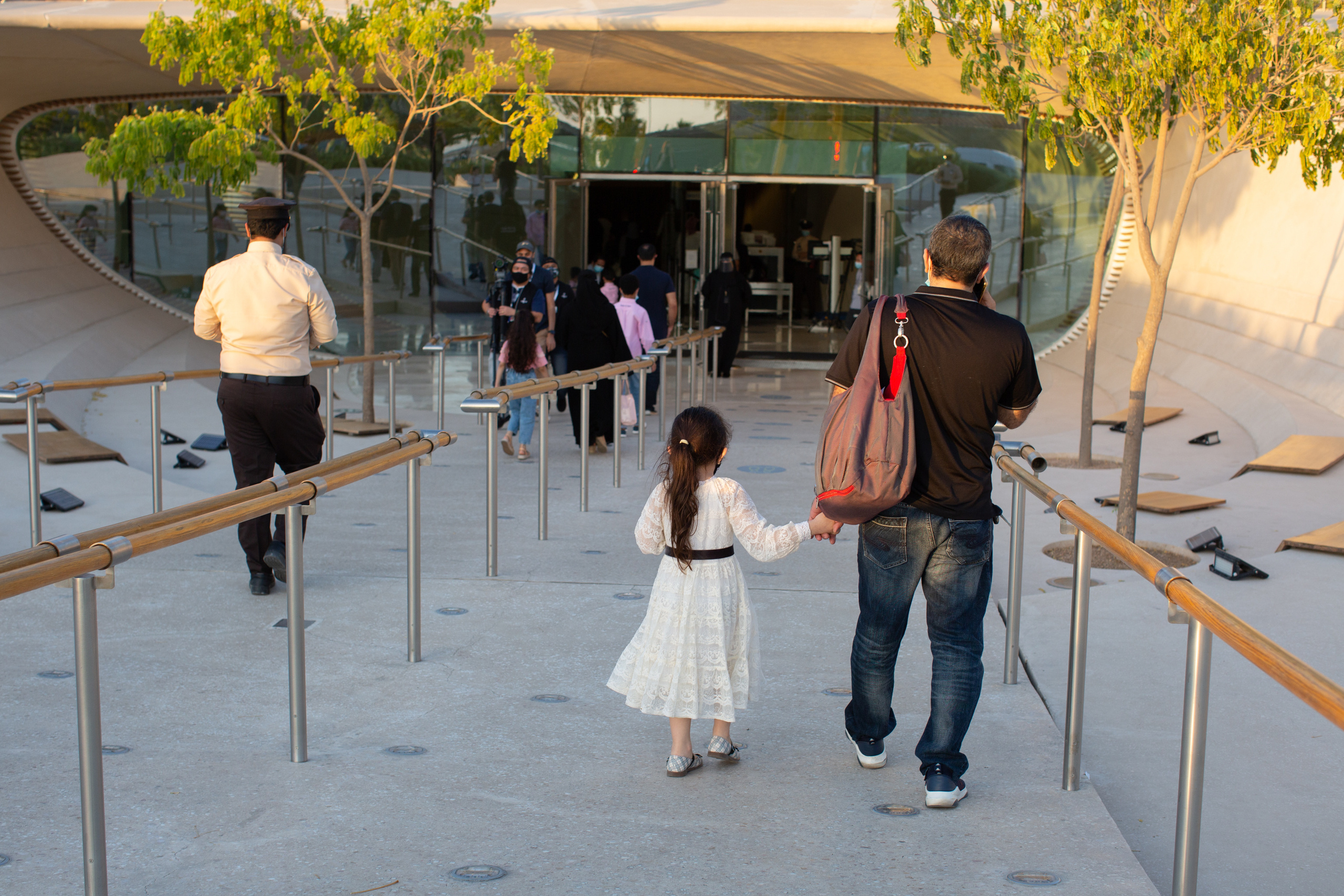 After curflew. Документальный фотограф, междисциплинарный художник