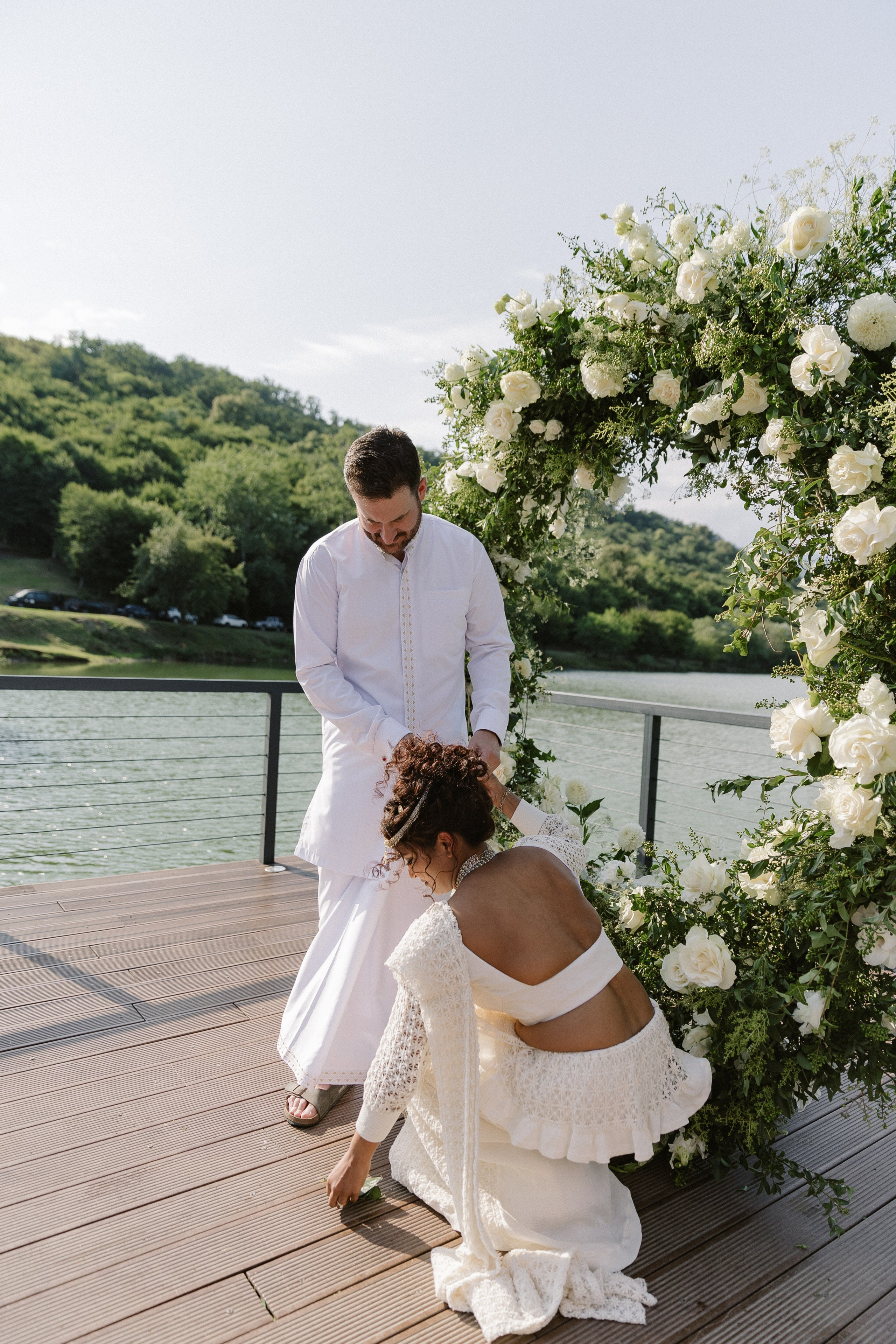 Thesakaya and Kevin. Photographer Anna Nazarenko