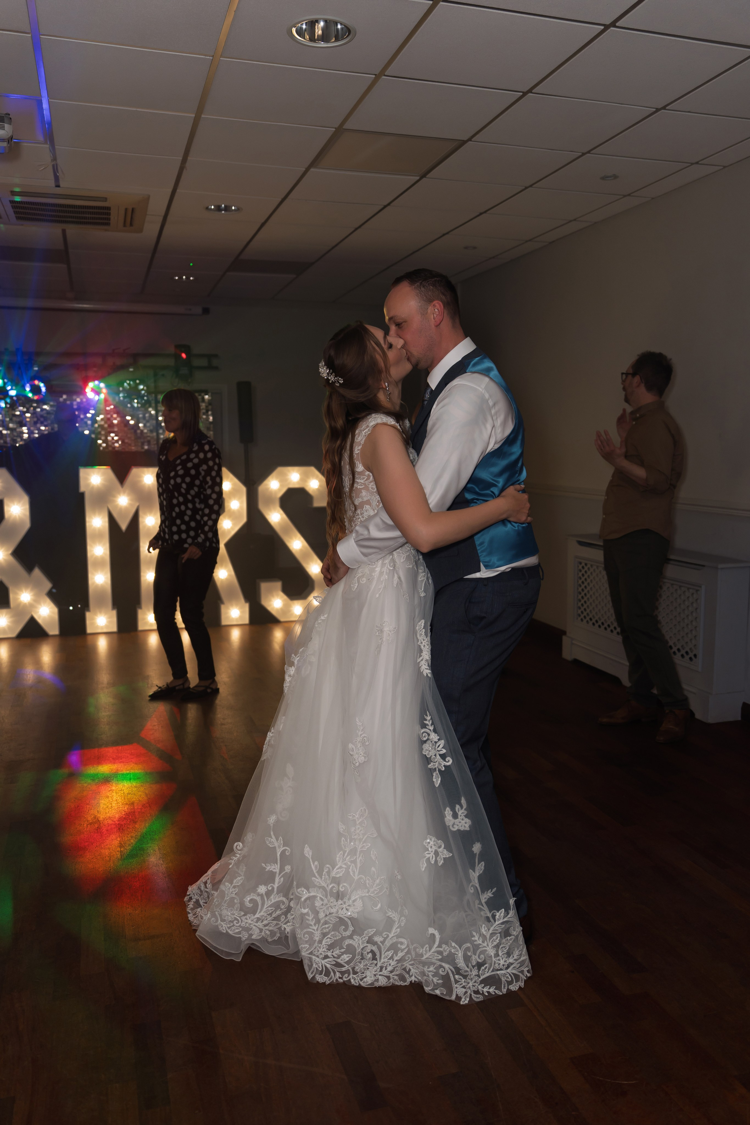 Book a wedding photographer and videographer in London. Wedding photographer in United Kingdom