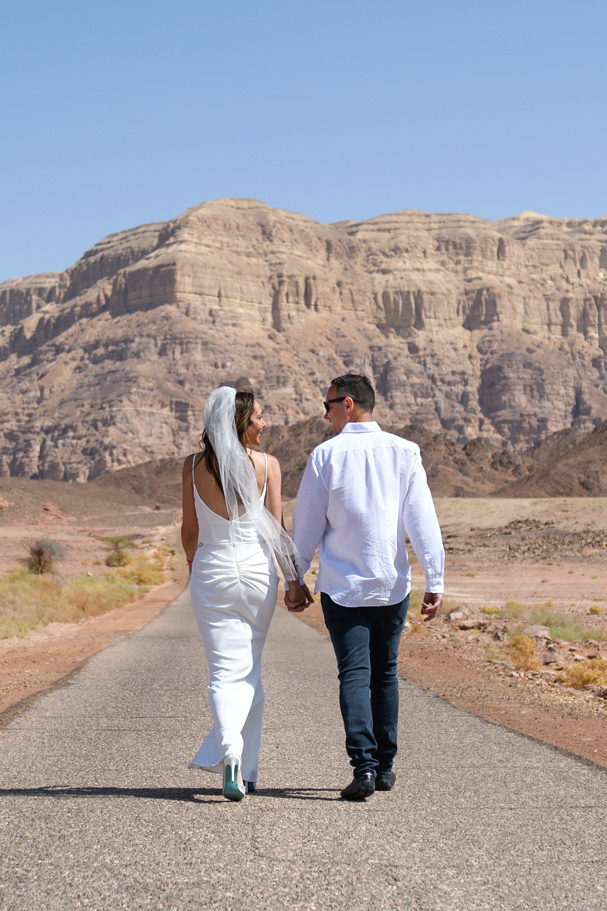 Wedding in the Timna park for Guy & Jodie. Family children pregnancy love stories photographer in Eilat Israel Olga Amchislavsky