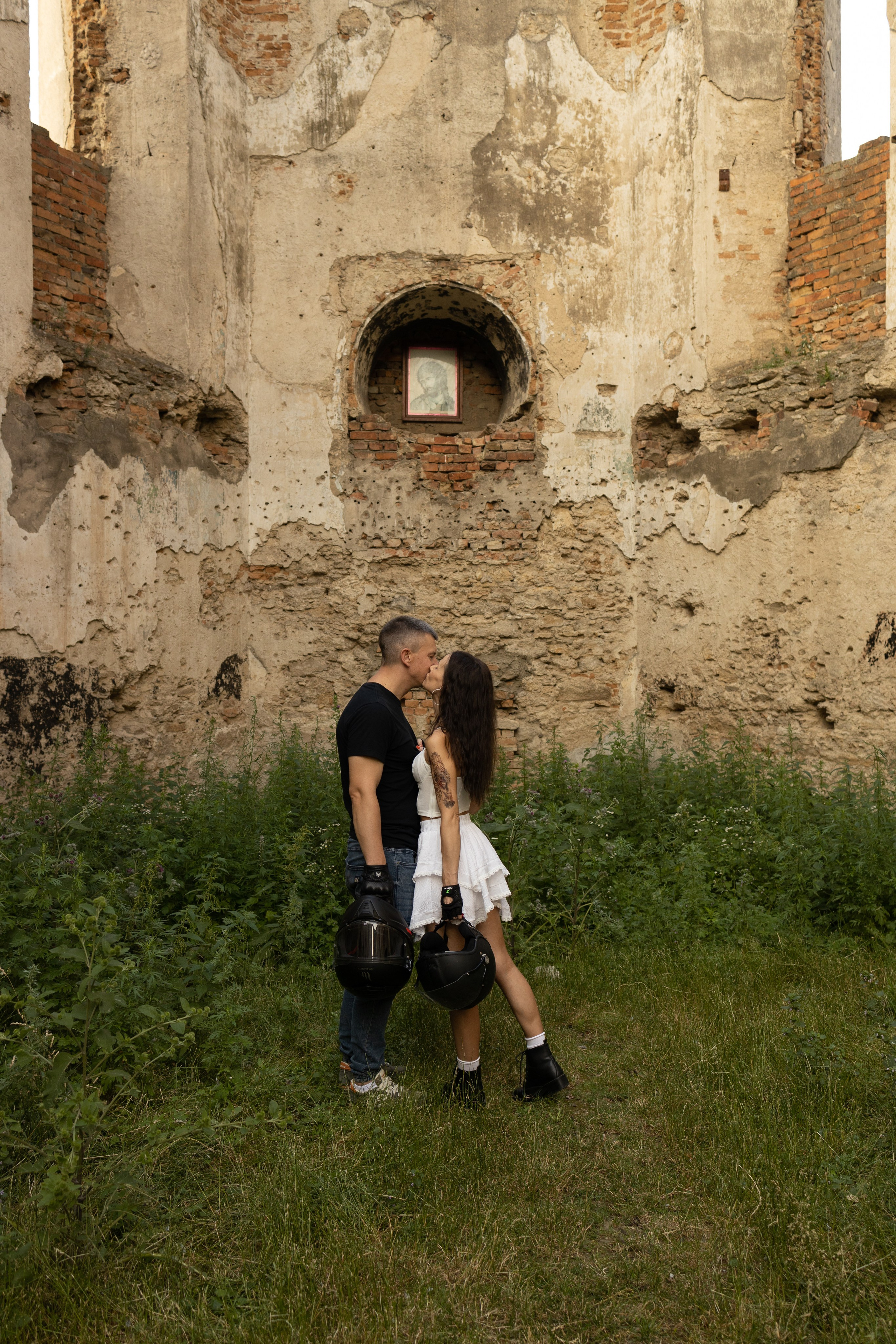 Balade en moto. Histoires d’amour, séances photos de famille et de mariage en France