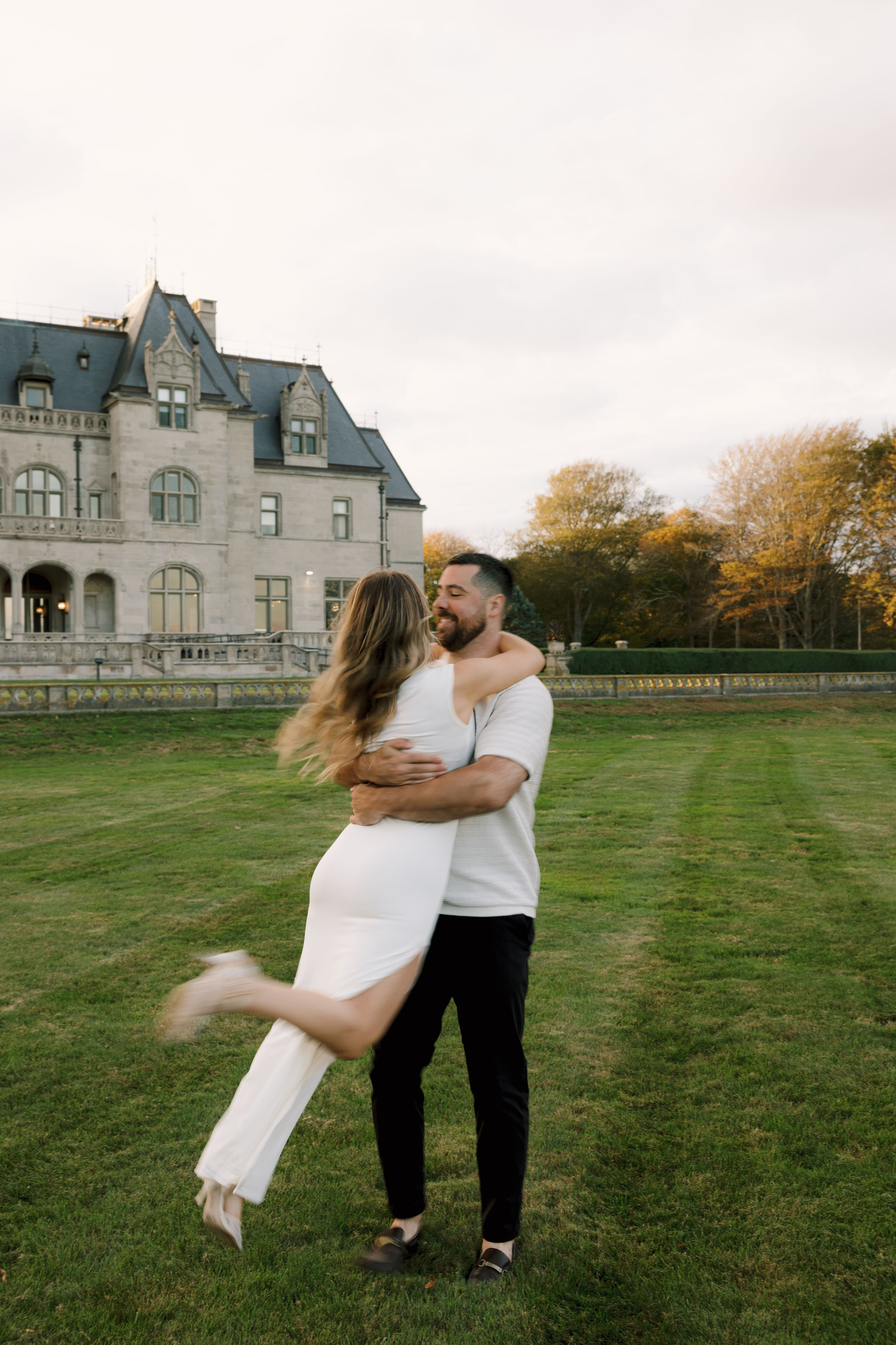 Coastal Elegance in Newport. Rhode Island Wedding Photographer Tati Simpson