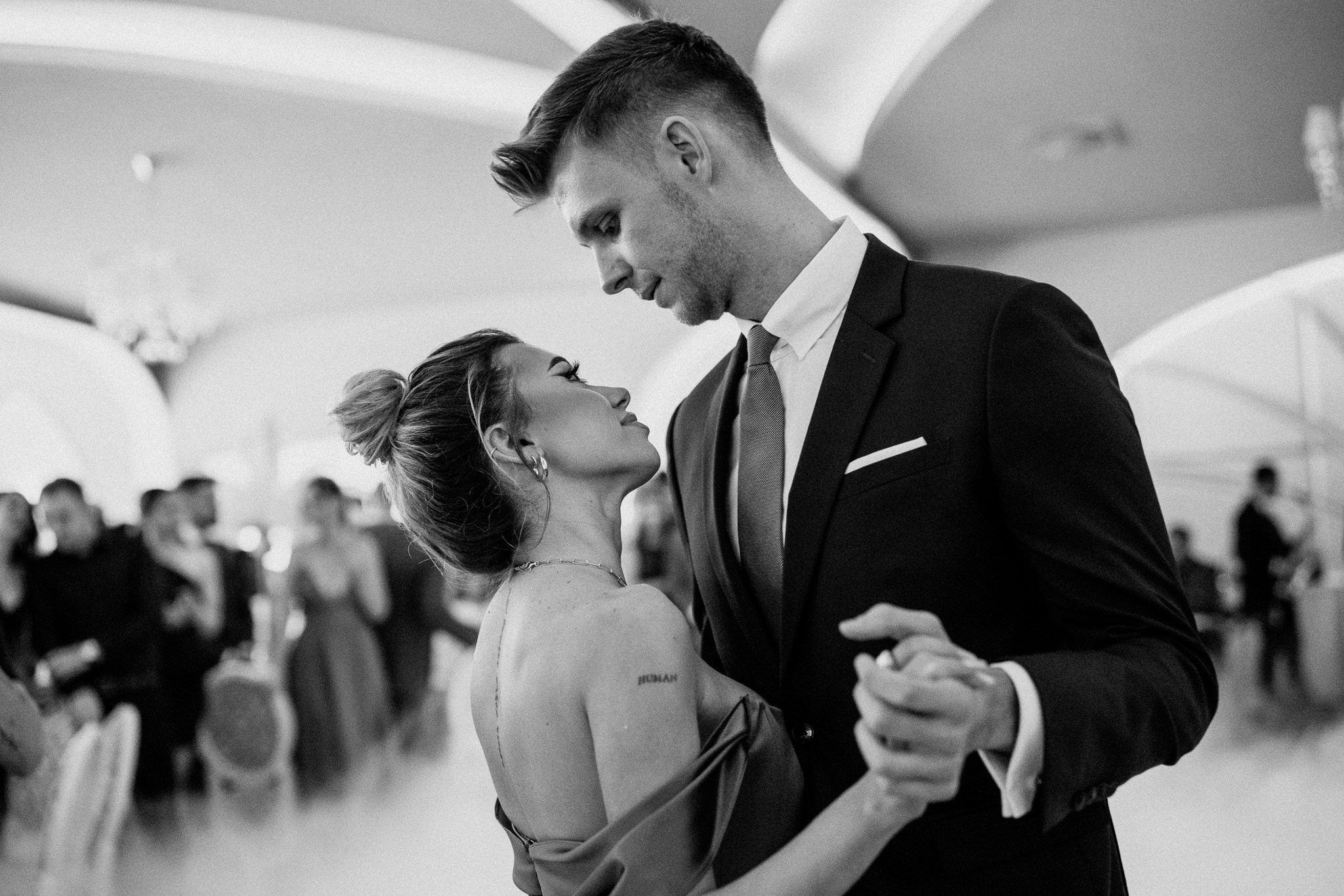 Fotografii de nuntă la Muzeul de artă Cluj-Napoca. Horatiu Fat: Fotograf si Videograf Profesionist Nunta Cluj-Napoca