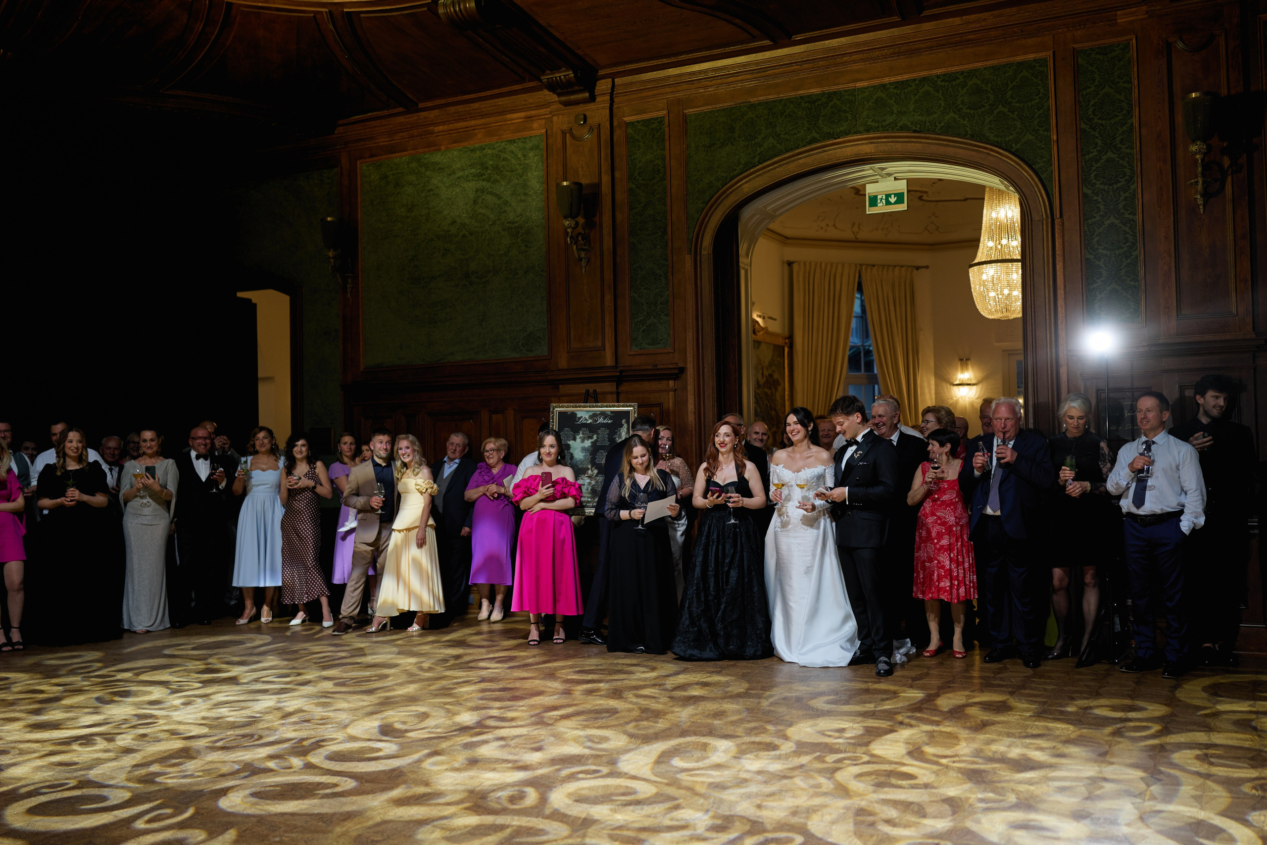 Wiktoria & Kacper. Pałac Goetz. Fotograf ślubny i rodzinny w Krakowie Yana Klymova