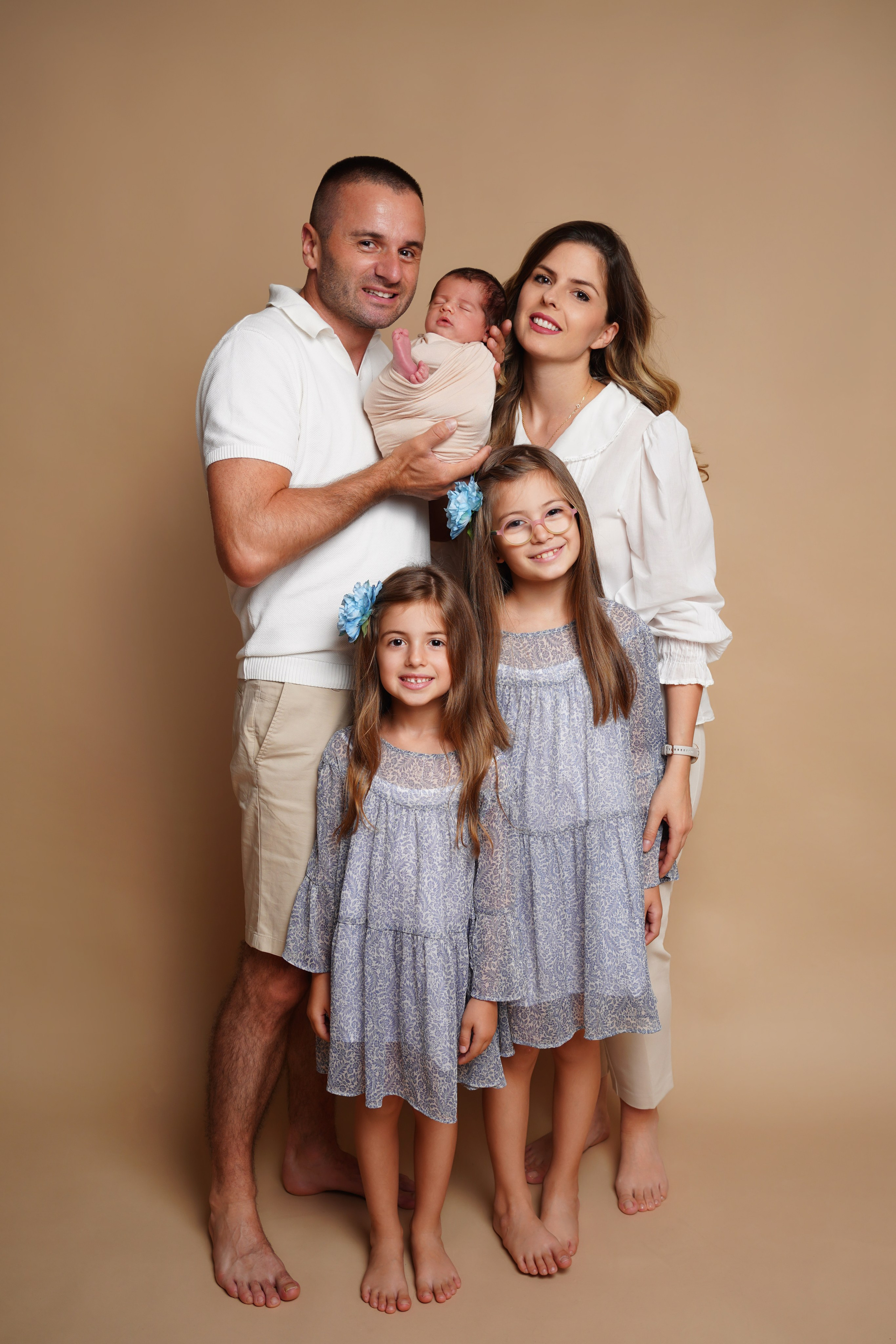 Zarte Neugeborenenfotografie im Fotostudio. Neugeborenenfotografin und Retoucher in Augsburg Nastassia Schneider