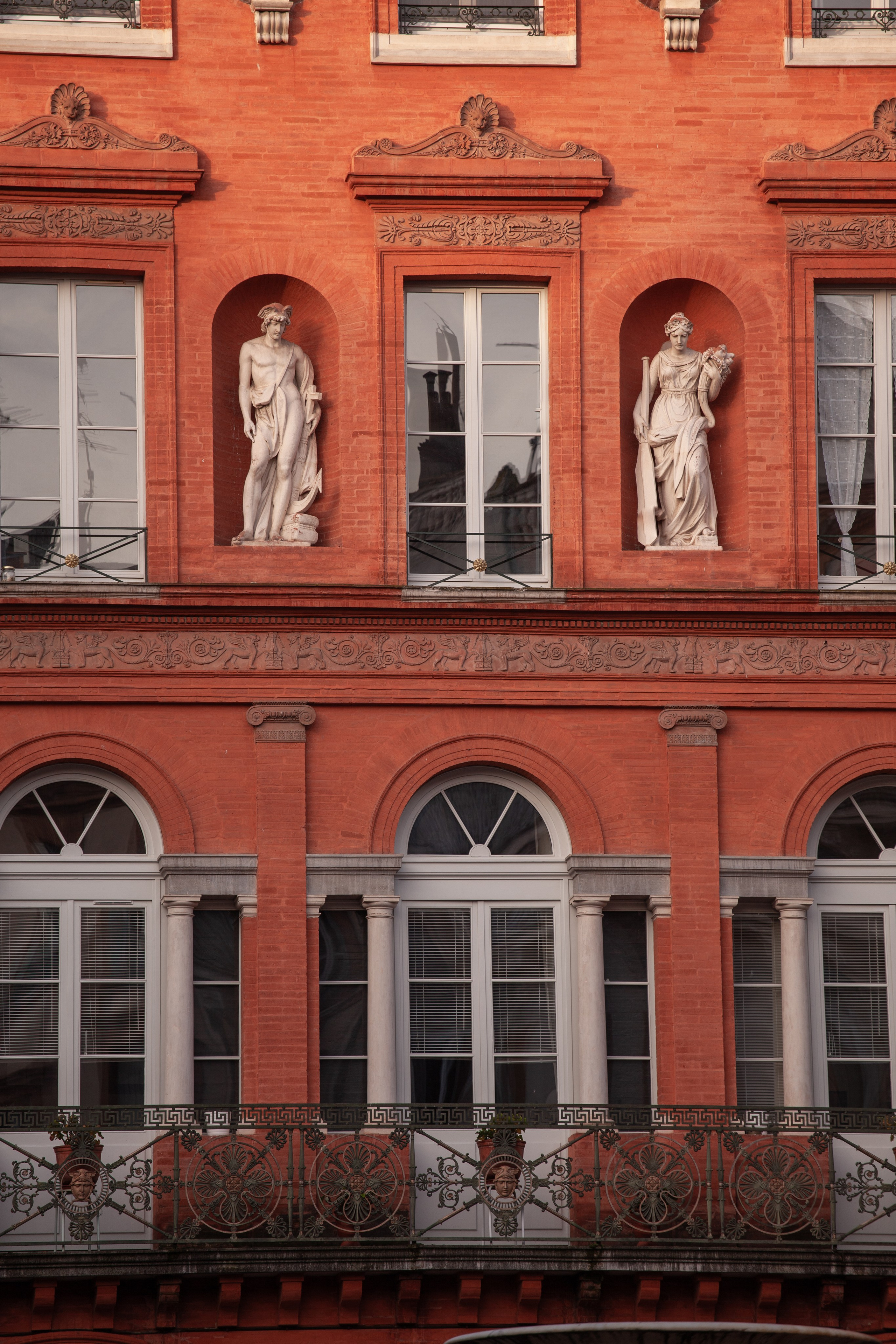 Toulouse. Eugénie Smirnova — your photographer in Toulouse and southwest France