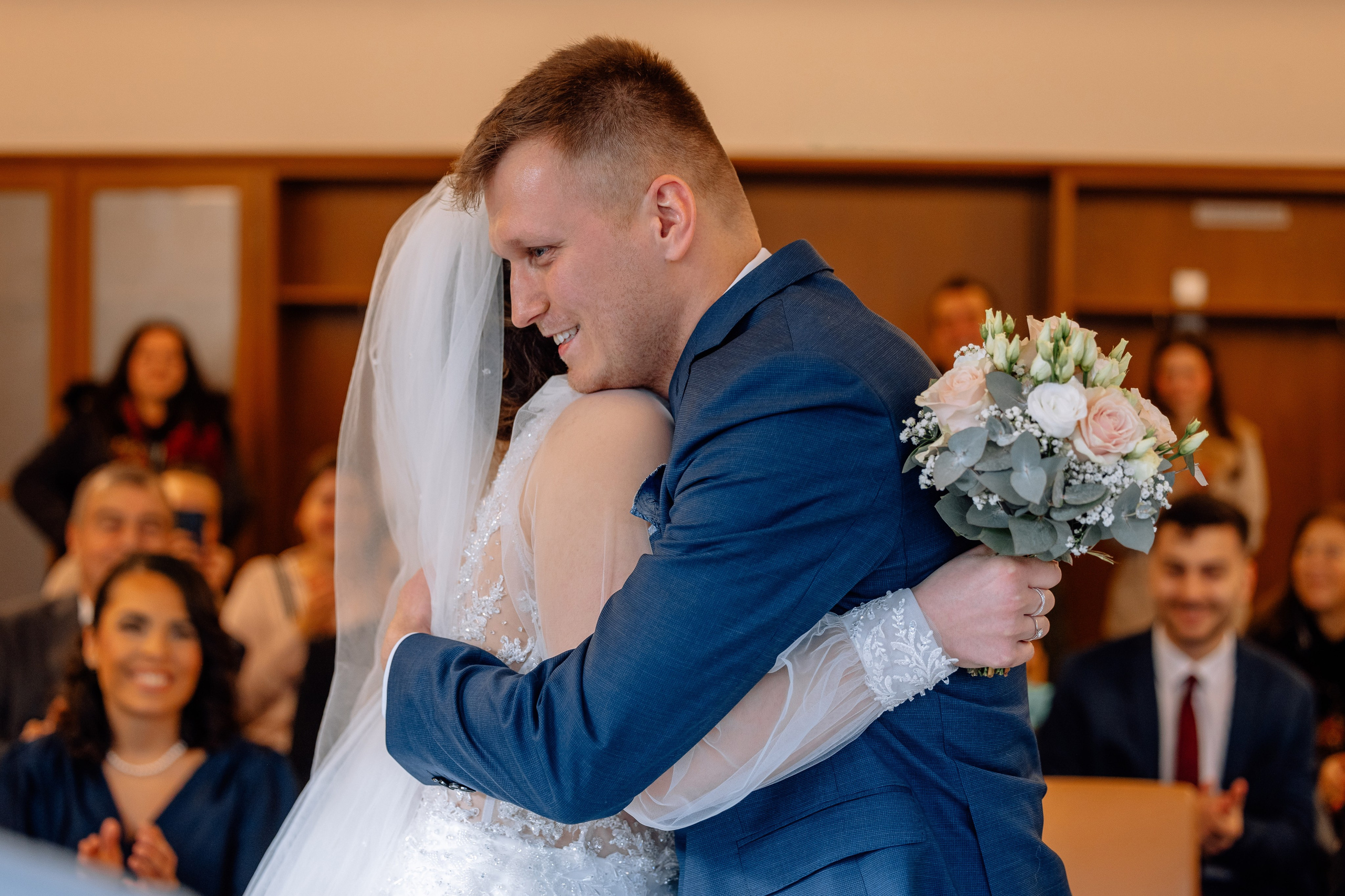 Emotionale Trauung im Herzen von München | Mandlstraße Schwabing. Hochzeitsfotograf München Taufe Familienfotograf Tanja Mauke