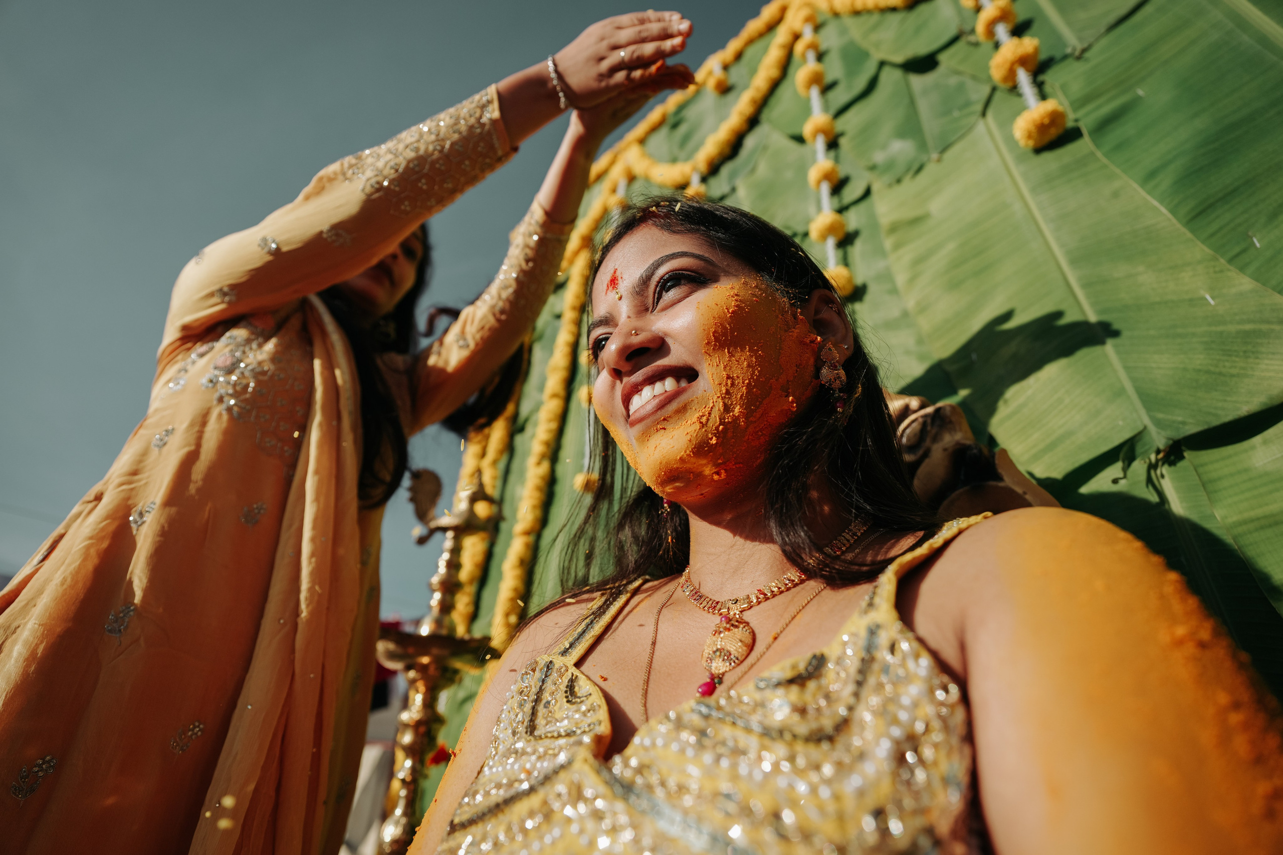 HALDI & MEHANDI. Wedding photographer Stalen Robert