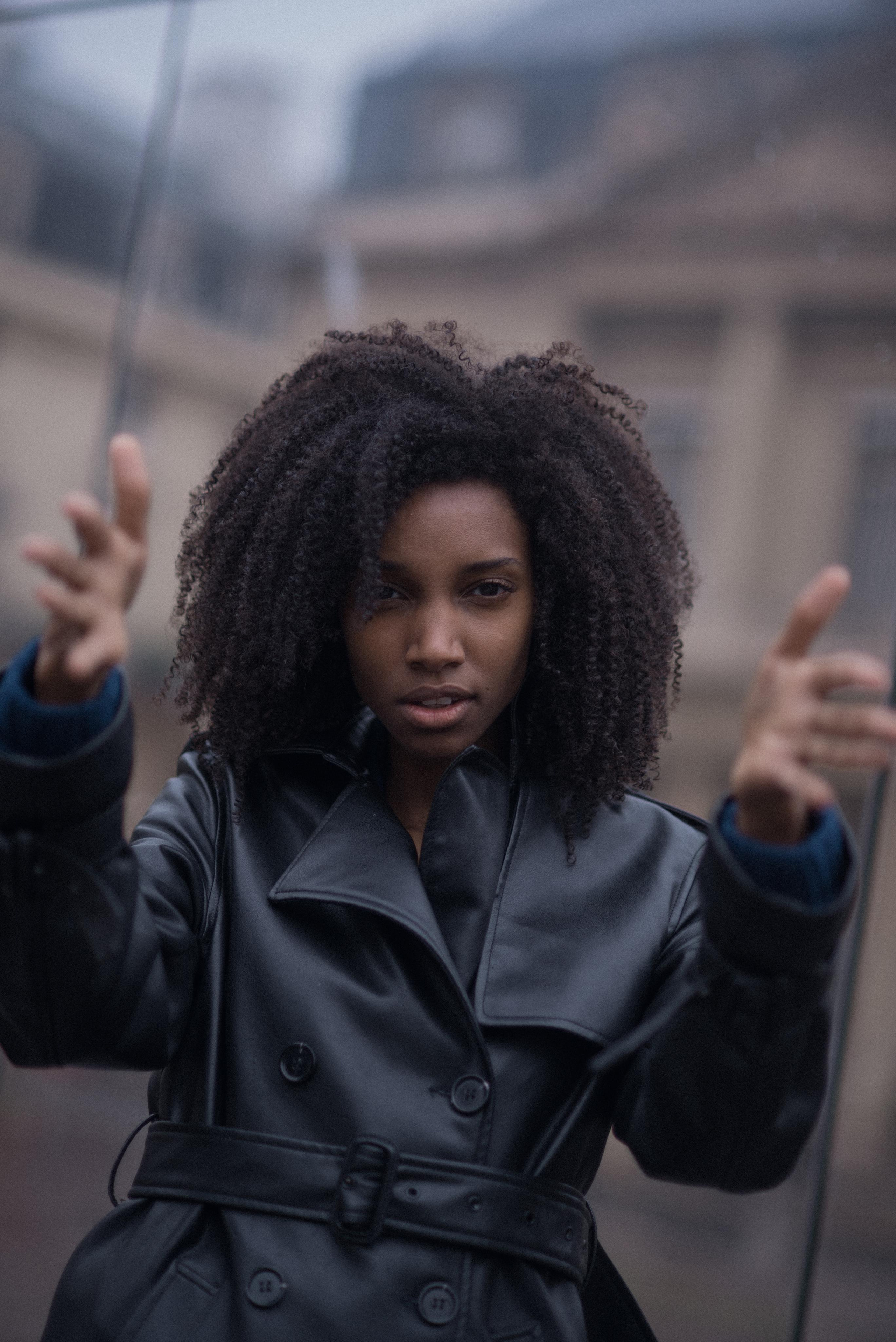 Photoshoot in Parisian style. Photographer in Luxembourg Tanita