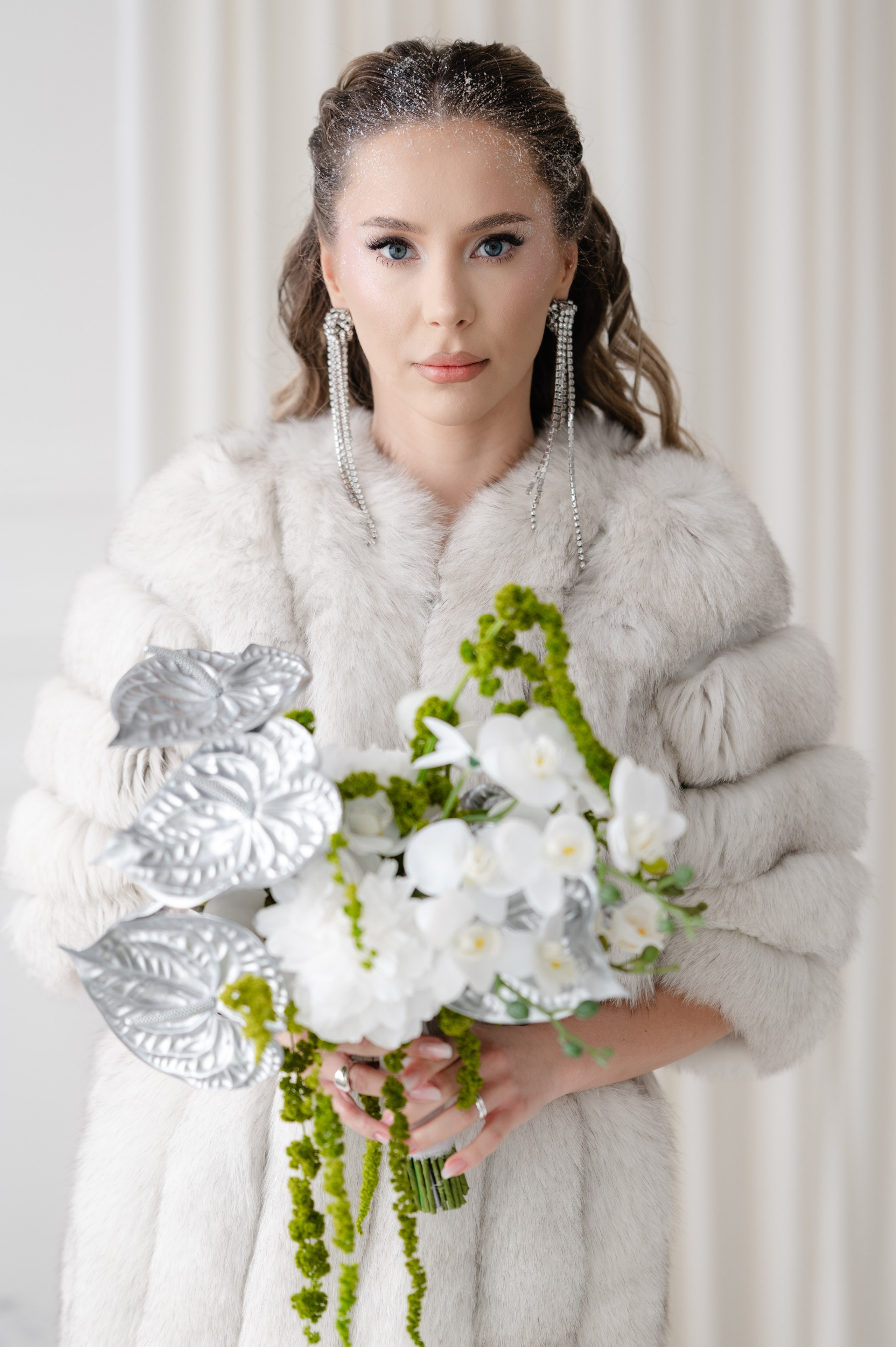 Bride with a concept silver Chrome. Alexandra Hanu Photographer