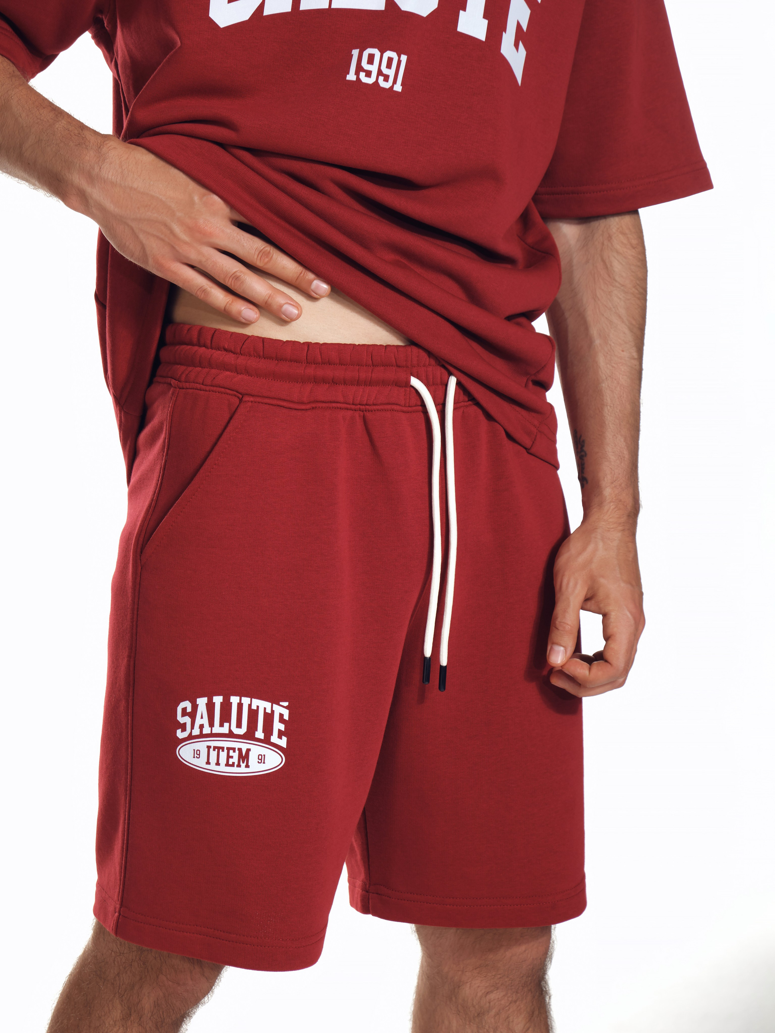 Salute Item LB'23. Commercial fashion photographer based in Turkey and Europe