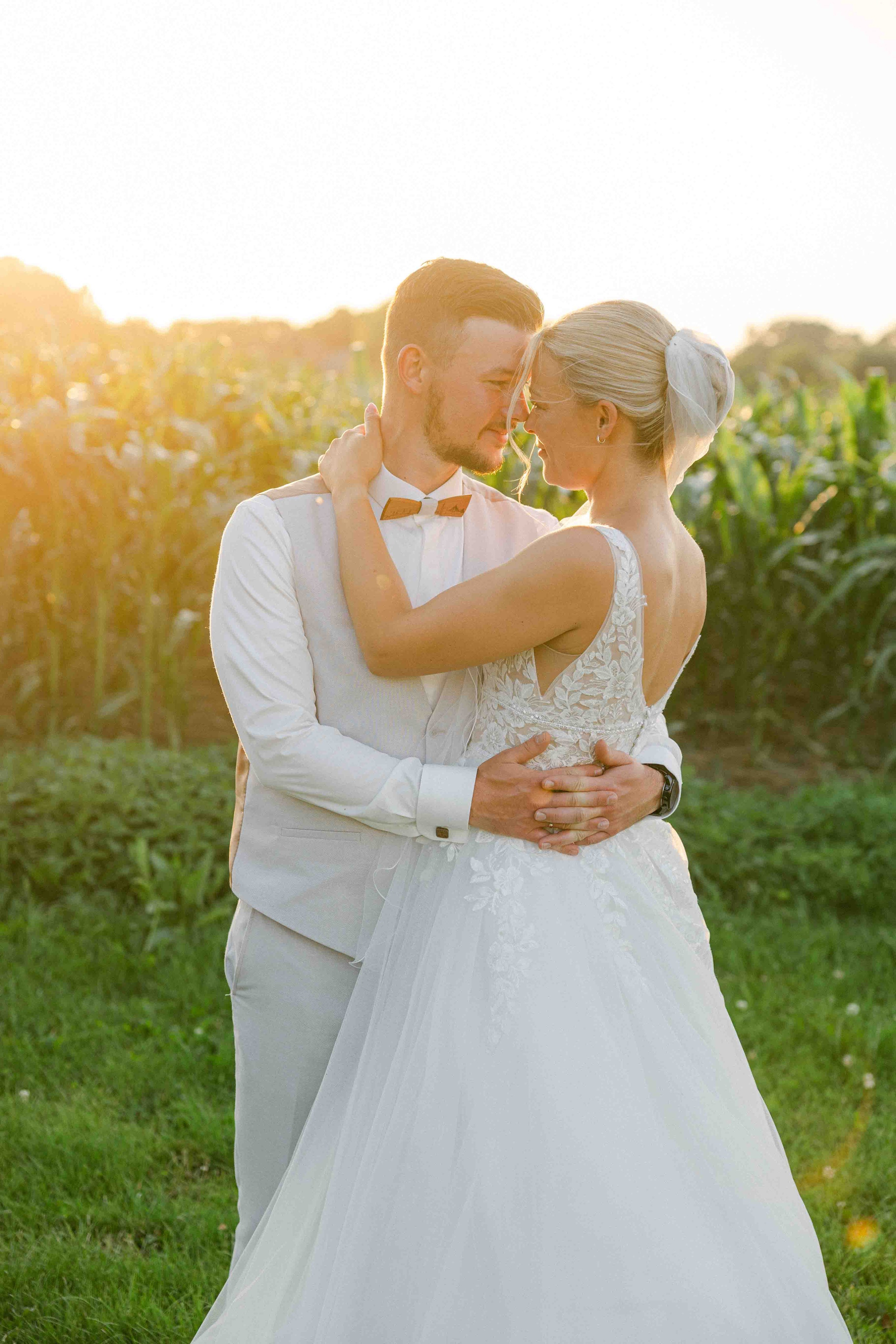 sonnenuntergang fotoshooting bei hochzeit im ak happiness 