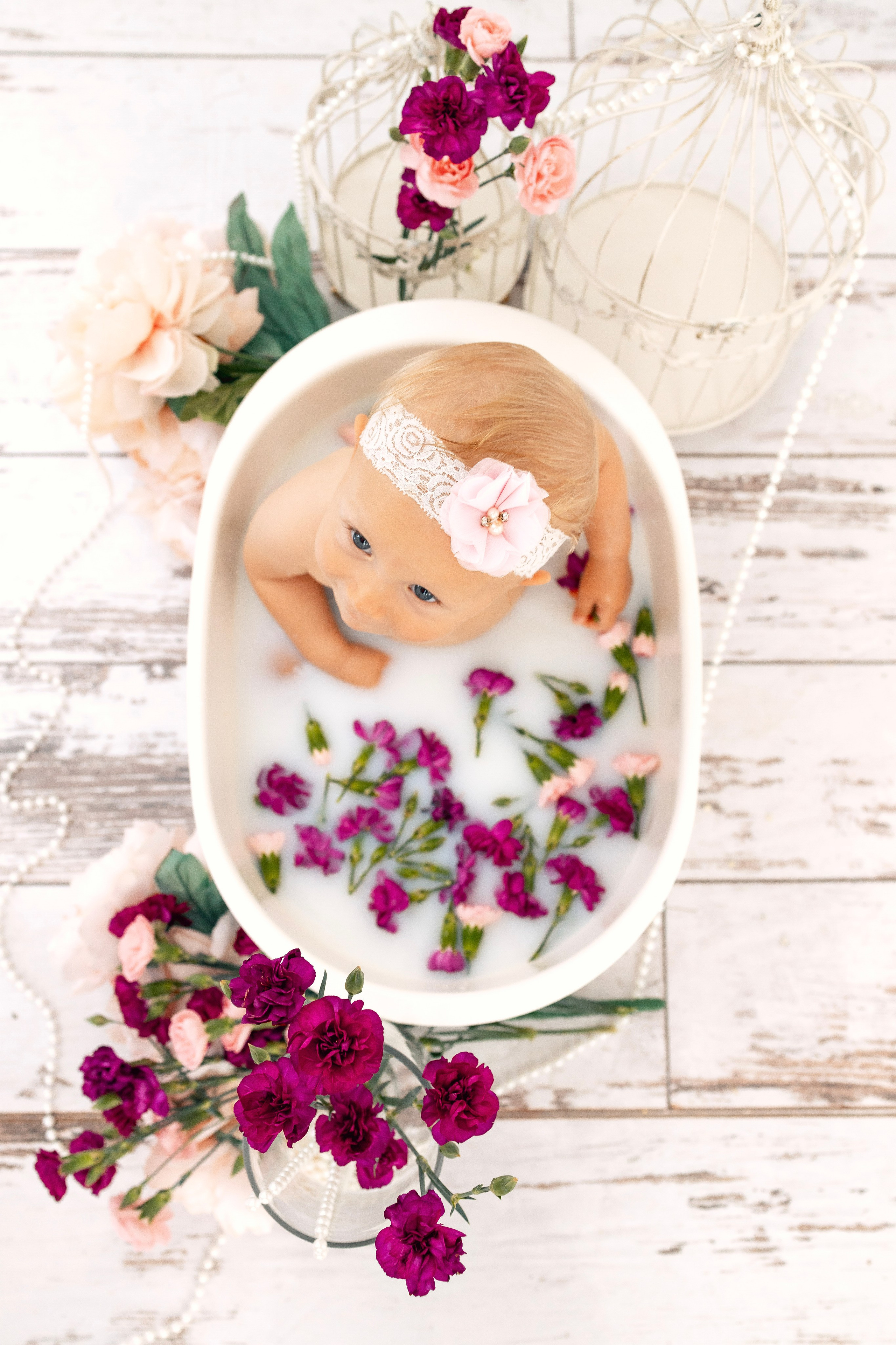 Milk bath. Anaeliseevaphoto.com