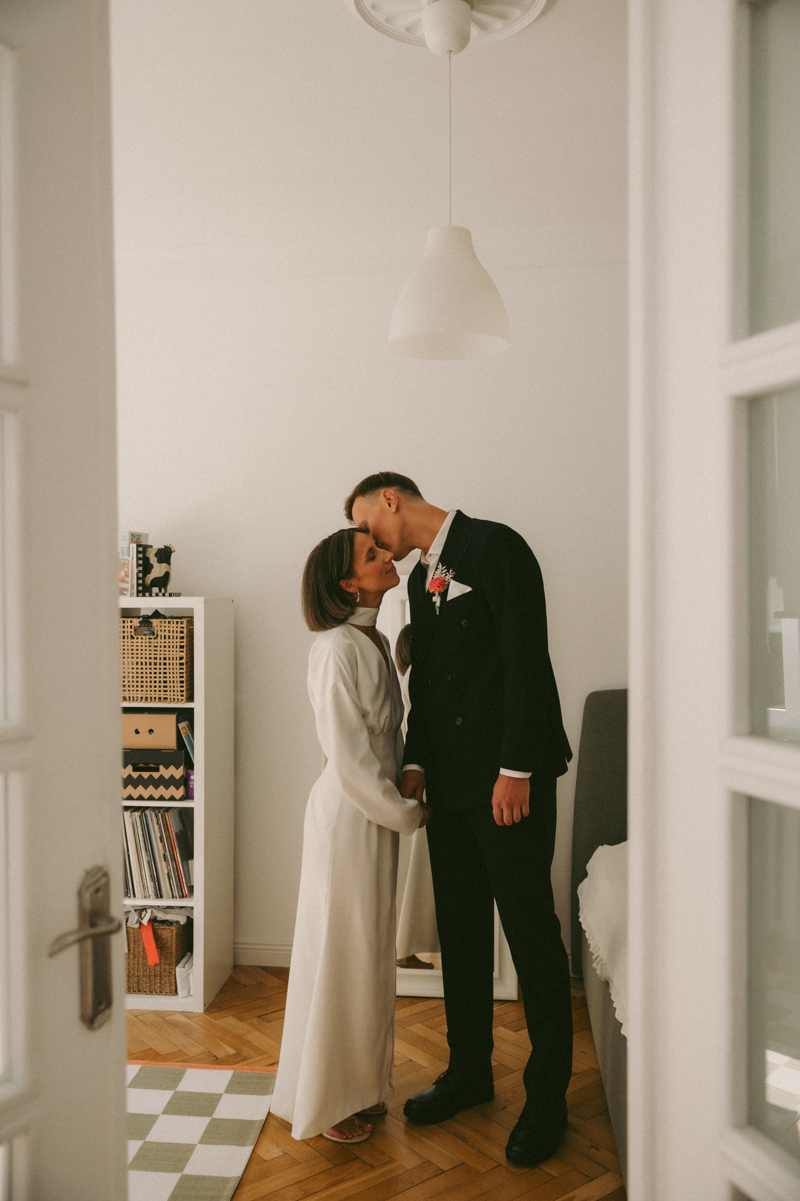 Miglė ir Mindaugas | 2024 | MIESTO VESTUVĖS. Vestuvių ir šeimų fotografė Lena Bondarenko / belove photo