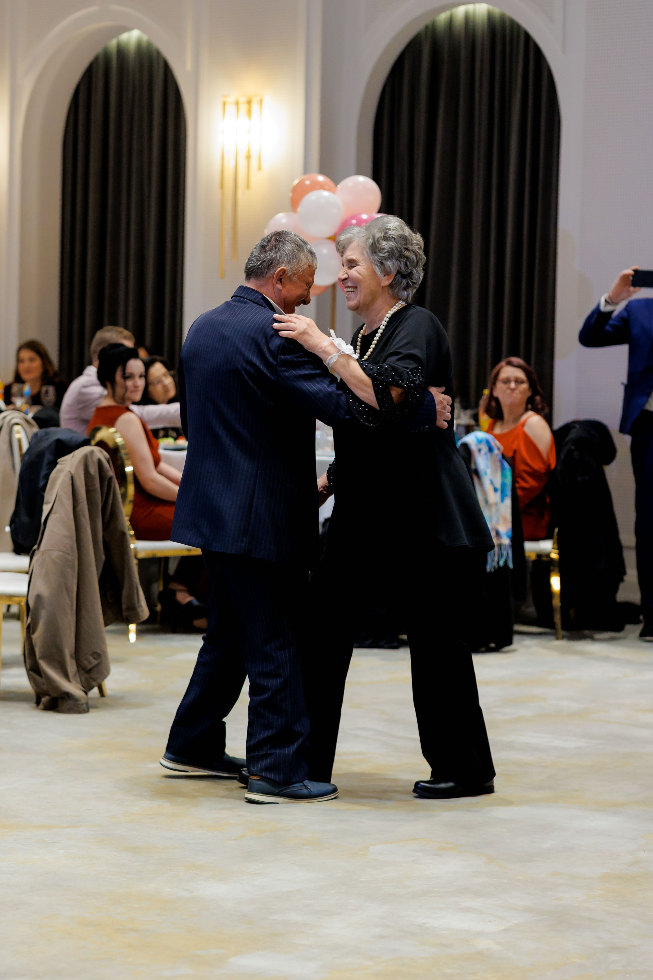 Povestea voastră, regizată de noi |Cristi Turculet Videograf Nuntă Suceava | wedding highlight. Servicii foto-video profesionale, pentru momente de neuitat