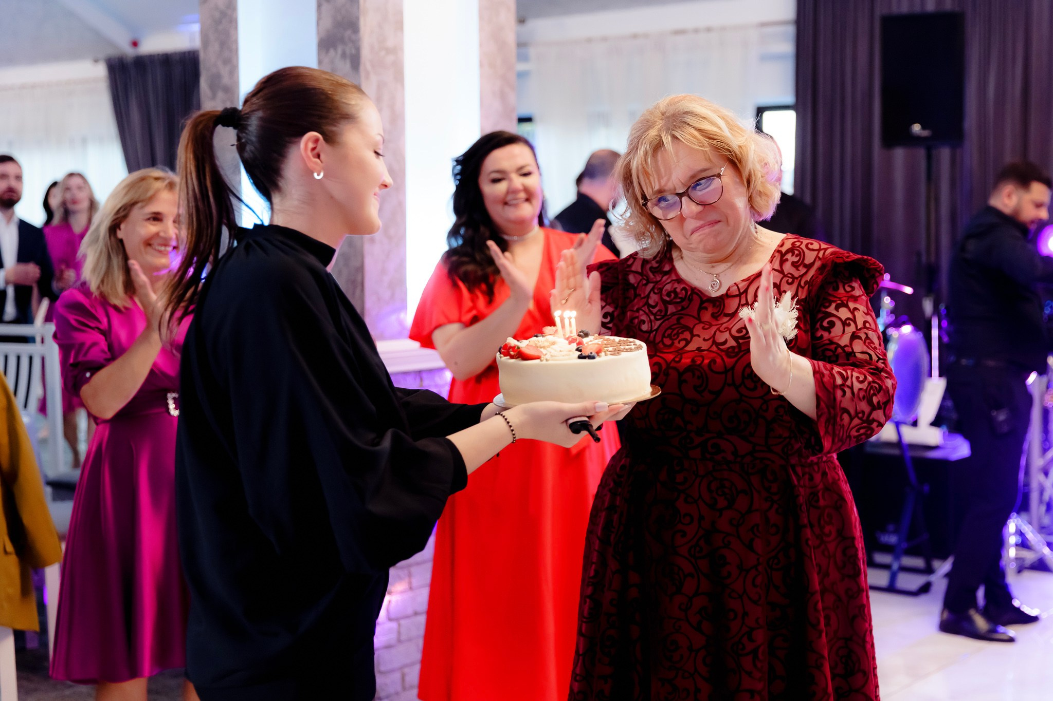 Ioana & Ionuț | Nuntă de poveste la Păstrăvăria Poiana din Mălini județul Suceava. Servicii foto-video profesionale, pentru momente de neuitat