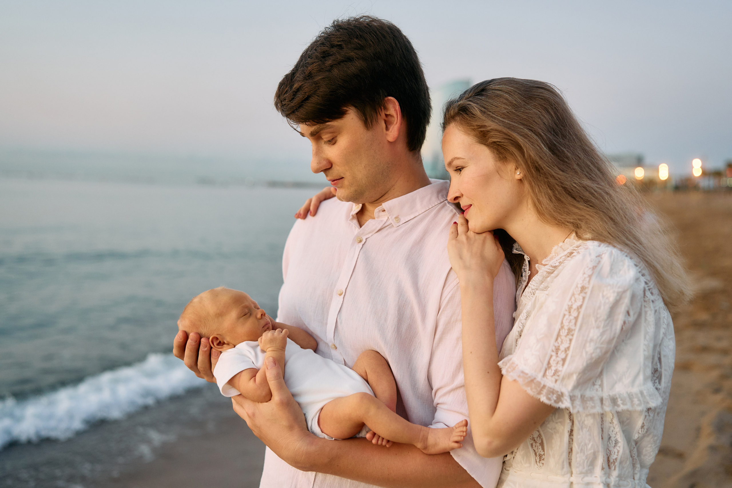 Description of the beach and sea location for a love-story or individual photo shoot in Barcelona, examples of photos. POSTCARD.BCN Photographer Kate in Barcelona. Love-story, family or individual photo shoots