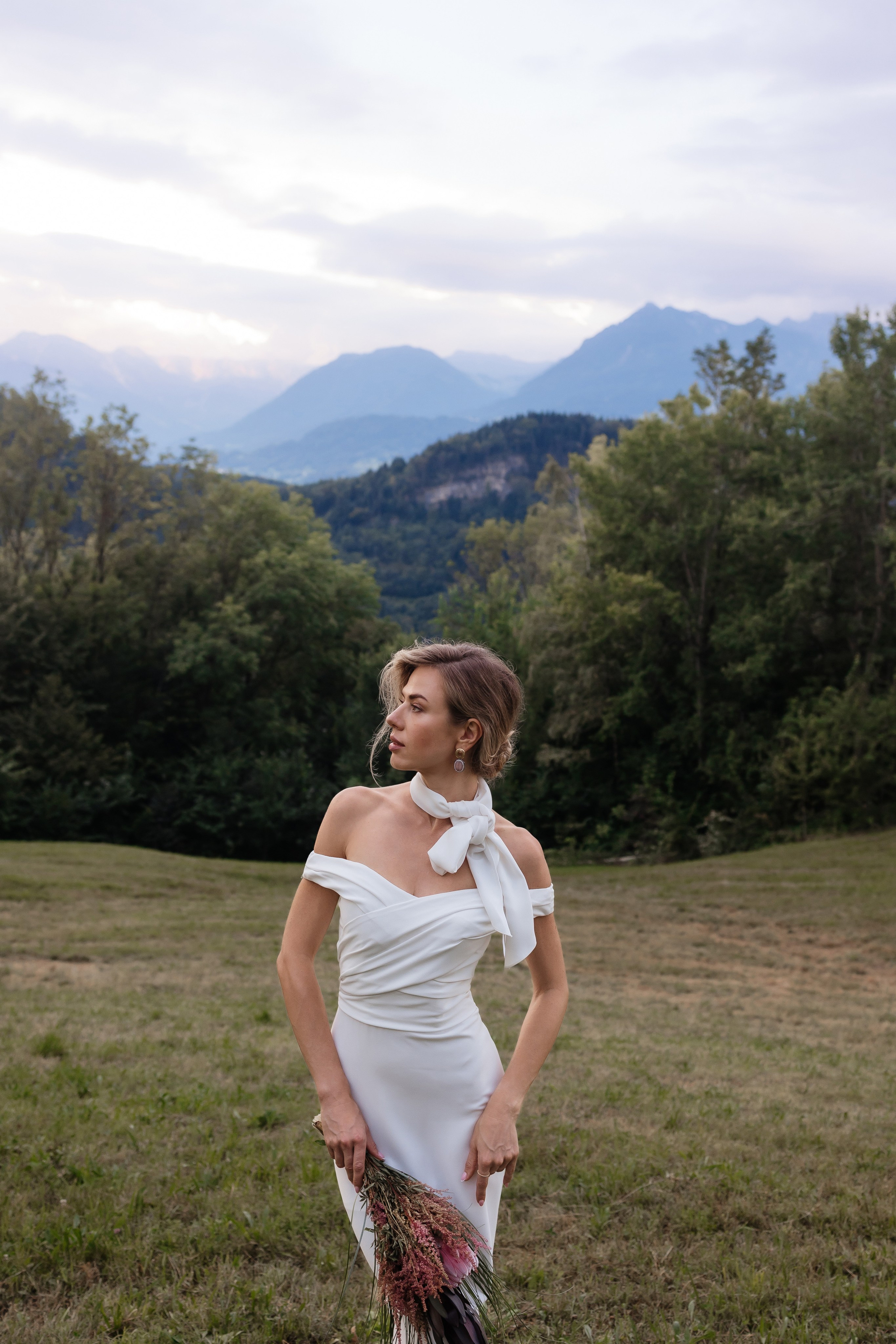 Bride story. Amazing photo session at a time convenient for you. Y