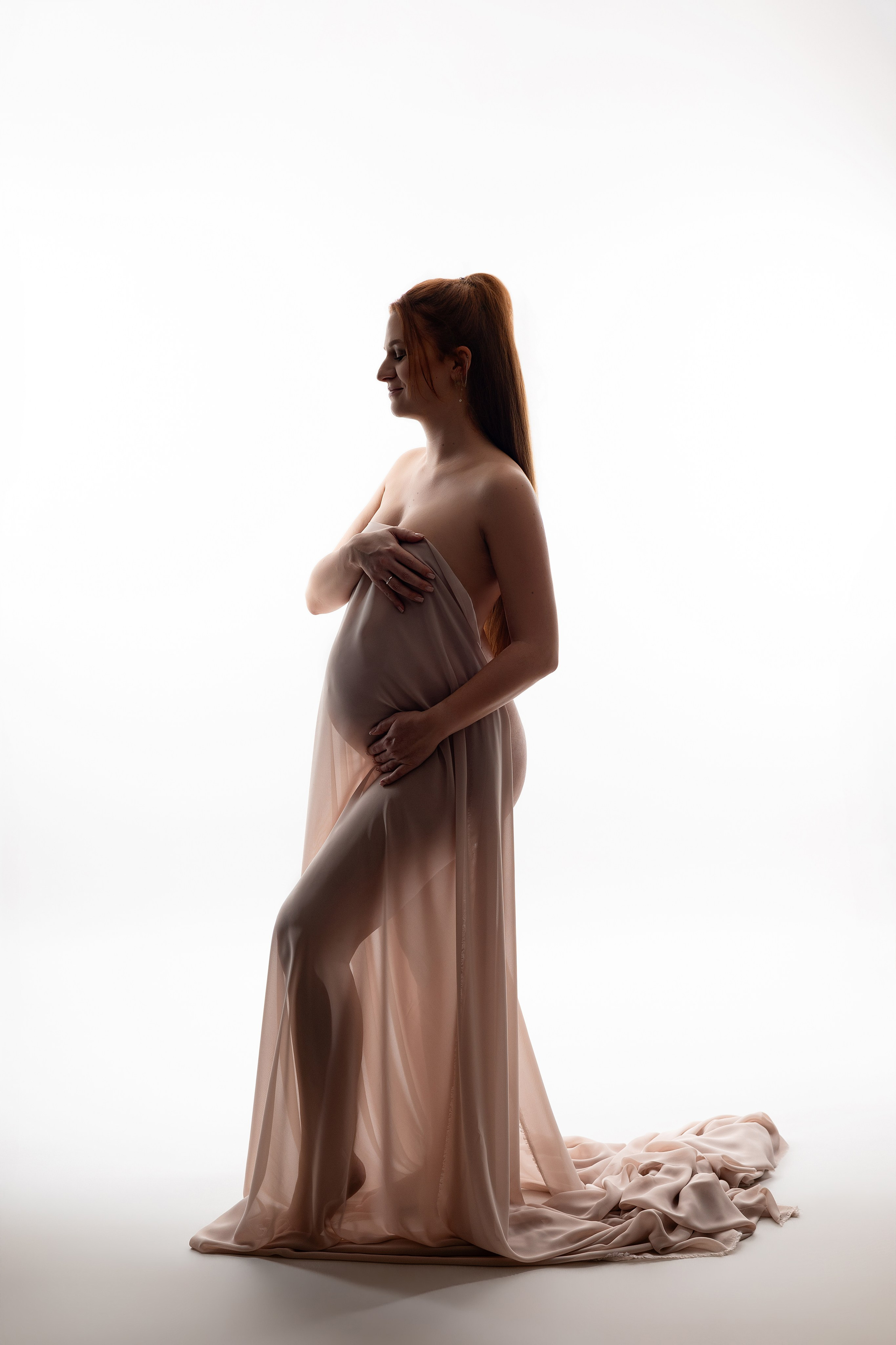 Babybauch. Neugeborene- Schwangerschaft- und Kinder Fotografin in Lehre