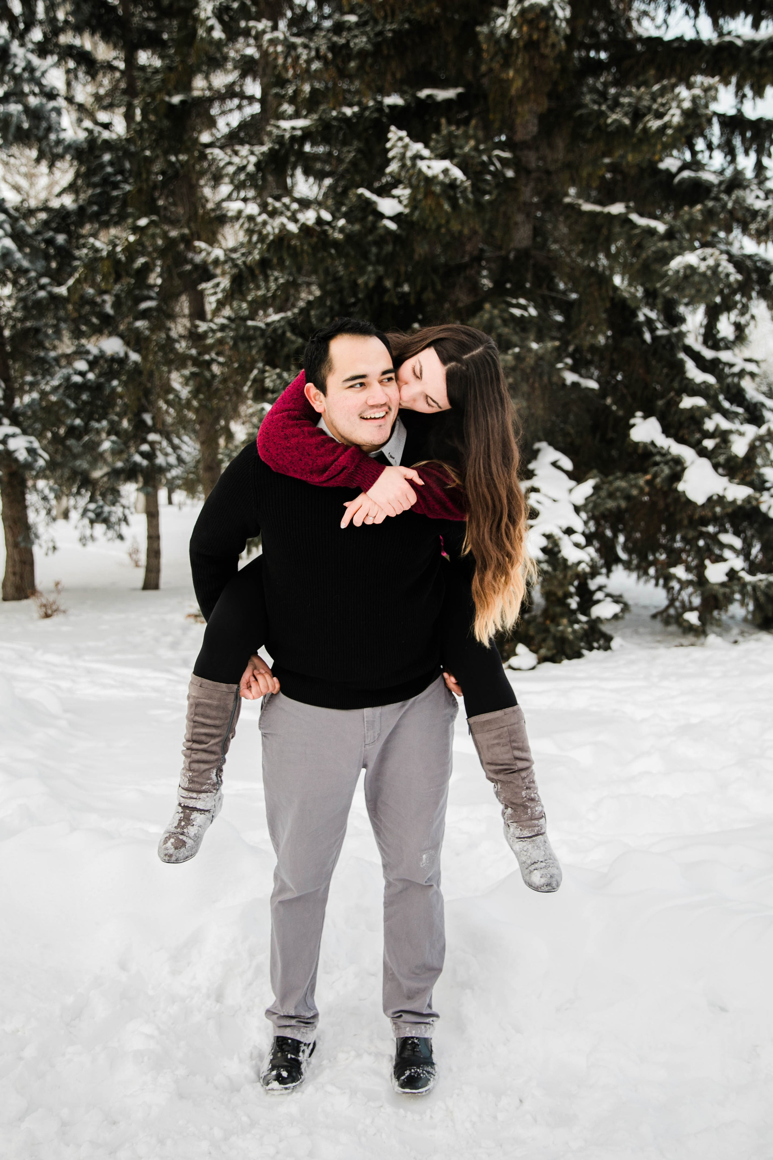 Iván & Andrada — Princes Island Engagement. Fotografía accesible en Calgary
