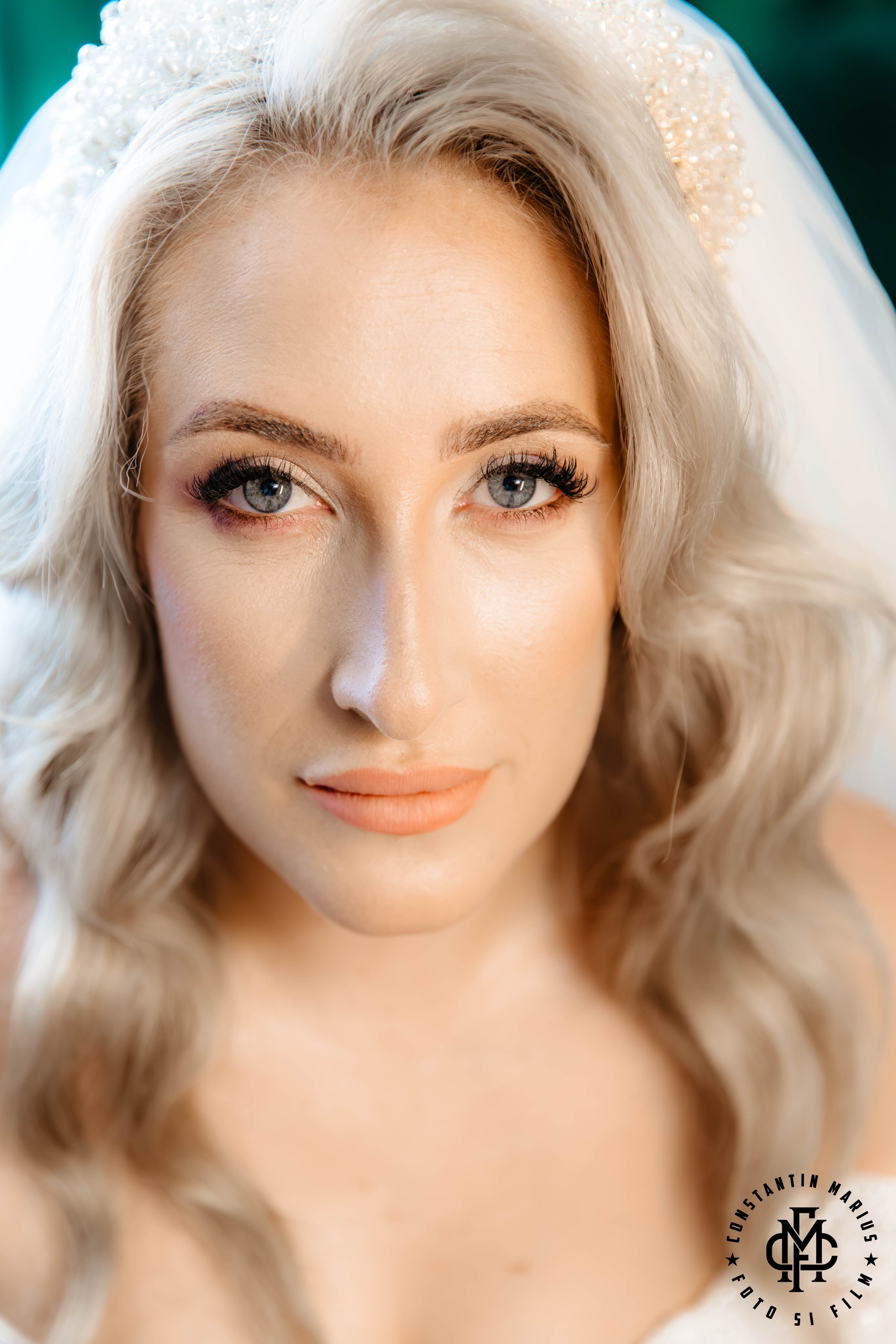 WEDDING PHOTOGRAPHY. DESPRE NOI