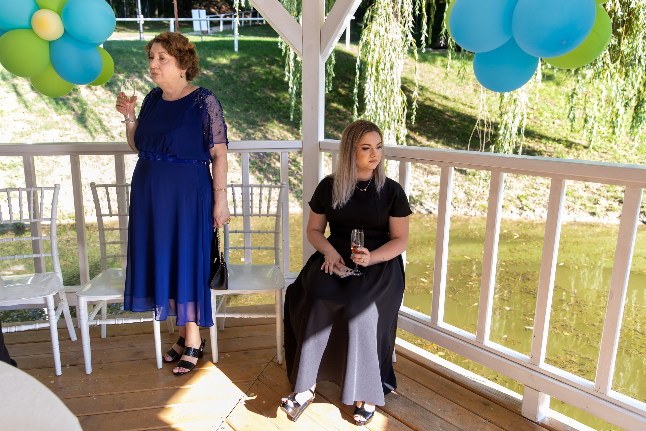 fotograf botez , fotografie botez Botoșani, fotograf Alin Chirilă, amintiri botez, fotografii botez, botez Miruna Parascheva, fotograf copii, fotografie botez în Botoșani-alt="botez , fotografie botez Alin Chirilă, amintiri botez, fotografii emoționante botez Botoșani"-- fotografii-botez-bebelus- amintiri-botez-micuț- moment-sfânt-crestinare- fotografie-emotionanta-botez- detalii-botez-bebelusi- parinti-fericiti-la-botez- fotograf-botez-profesionist- botez-in-biserica-ortodoxa- micuț-botezat-cu-emoție- zâmbete-și-lacrimi-la-botez- bebeluș-la-cristelniță- decor-botez-colorat- botez-cu-dragoste-și-credință- emotie-pura-la-botez- fotograf-botez-botosani- botez-iasi-suceava-fotograf- amintiri-nepretuite-botez-- Preotul ținându-l pe micuțul Mathias Gabriel la botez, în biserica Înălțarea Domnului, Copălău  - Detalii de la botezul lui Mathias – lumânare, trusou și icoană  - Familia lui Mathias Gabriel alături de micuț, în ziua botezului  - Portret emoționant cu mama și bebelușul în brațe, în biserică,fotograf profesionist evenimente Botoșani, Iași, Suceava, Fălticeni, Bacău, Pașcani, Roman - AlinoFotoStudio by Alin Chirilă - servicii foto nuntă, botez, cununie, ședințe foto creative, albume personalizate, fotografii emoționante și calitative pentru cele mai importante momente din viață,fotograf nuntă Botoșani Alin Chirilă,  ședință foto botez Iași - AlinoFotoStudio,  servicii fotograf profesionist evenimente Suceava,  fotograf cununie civilă Fălticeni - Alin Chirilă,  album foto nuntă personalizat Bacău.“Bebeluș botezat în biserică, ținut în brațe de nași”	•	“Detaliu cu lumânarea de botez decorată cu flori albe”	•	“Părinți emoționați alături de copilul lor la ceremonia de botez”	•	“Masa festivă de botez cu decor tematic și tort personalizat”	•	“Momentul în care preotul toarnă apă sfințită pe fruntea bebelușului”	“Bebeluș în rochie albă de botez, zâmbind în brațele mamei”	•	“Detaliu cu cruciulița de botez așezată pe o pernă de satin”	•	“Părinți și nași aprinzând lumânările în timpul ceremoniei de botez”	•	“Tort de botez decorat cu figurine tematice și numele copilului”	•	“Copil botezat dormind liniștit în pătuțul decorat festiv”	•	“Momentul în care preotul binecuvântează copilul în fața altarului”	•	“Invitați adunându-se în jurul mesei festive la petrecerea de botez”	•	“Bebeluș ținând în mână o jucărie personalizată primită la botez”	•	“Familie fericită pozând împreună după ceremonia de botez”	•	“Decor tematic cu baloane și flori la locația petrecerii de botez” fotograf Botoșani fotograf evenimente fotograf botez Alin Chirila fotograf alinofotostudio.fotograf botez Amelis Maria, fotografie botez Botoșani, fotograf Alin Chirilă, amintiri botez, fotografii botez, botez Amelis Maria, fotograf copii, fotografie botez în Botoșani,