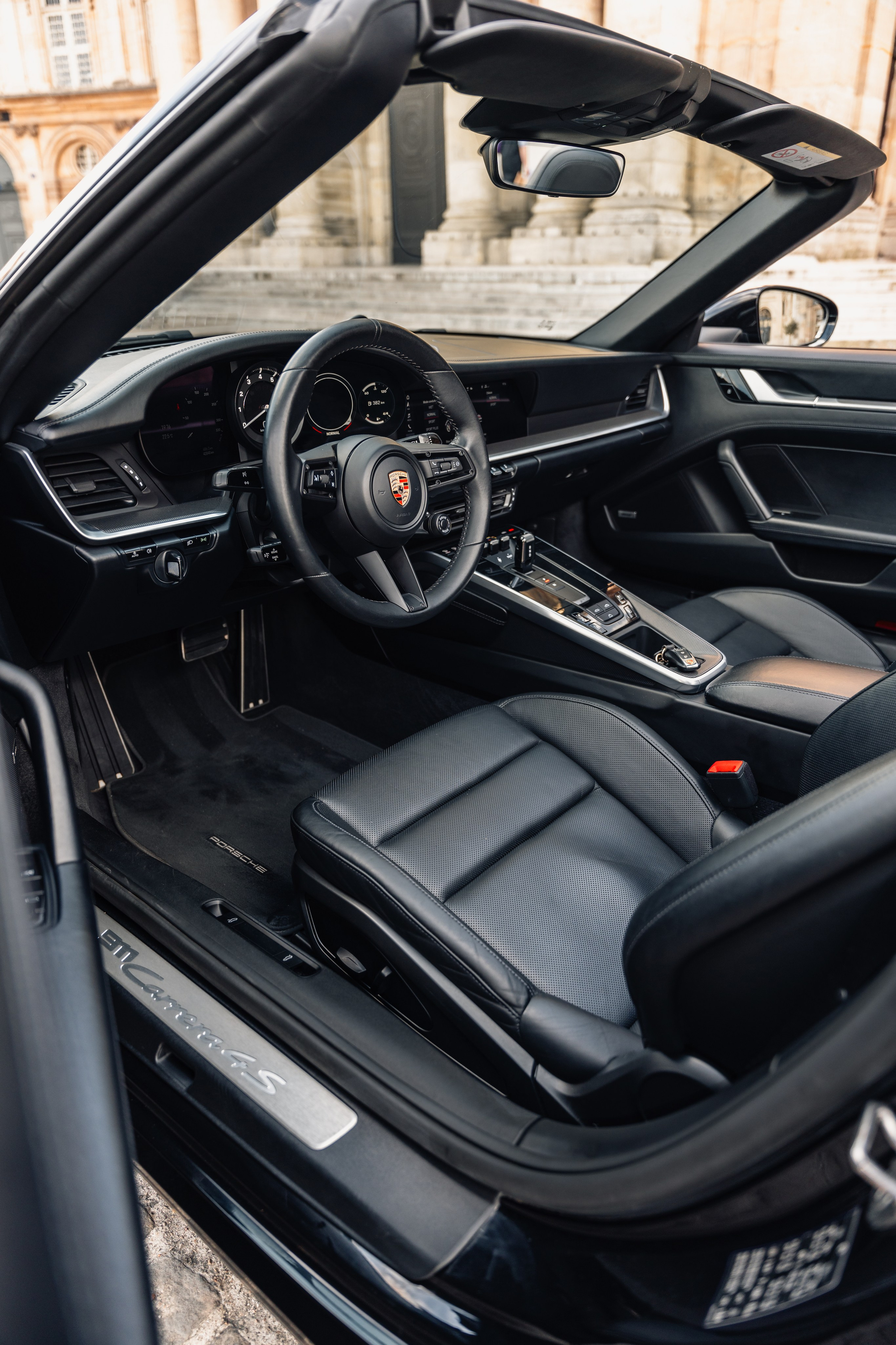 Porsche 911 Carrera 4 S Cabriolet. Photographer in Paris — Vitalii Motruk