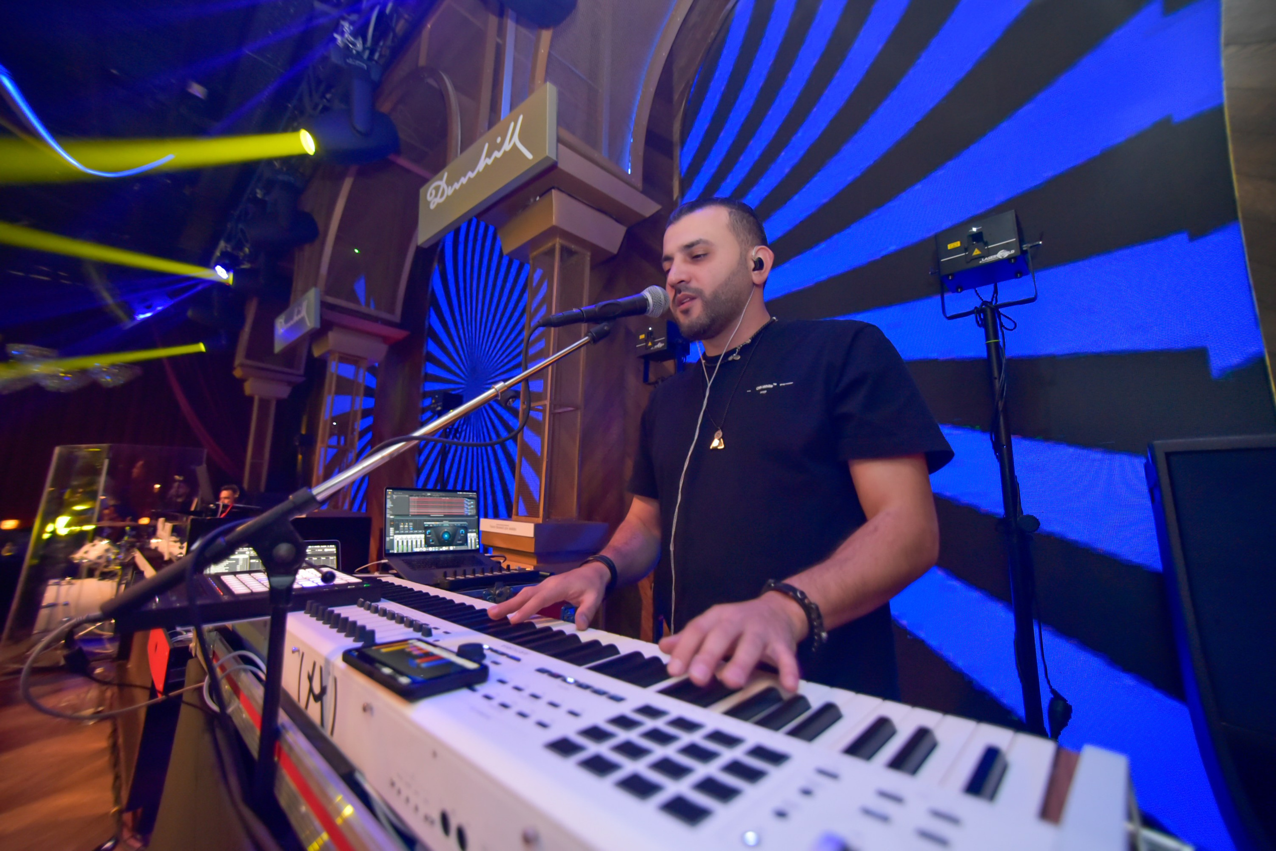 Fotograf corporate, sedinta foto business, pret fotograf corporate, Servicii Profesionale pentru Evenimente de Business, Portrete business, fotografii pentru evenimente organizate de companii, fotografie de produs, Poze business bucuresti, Fotografii profesionale bucuresti,Fotografii portret profesionale