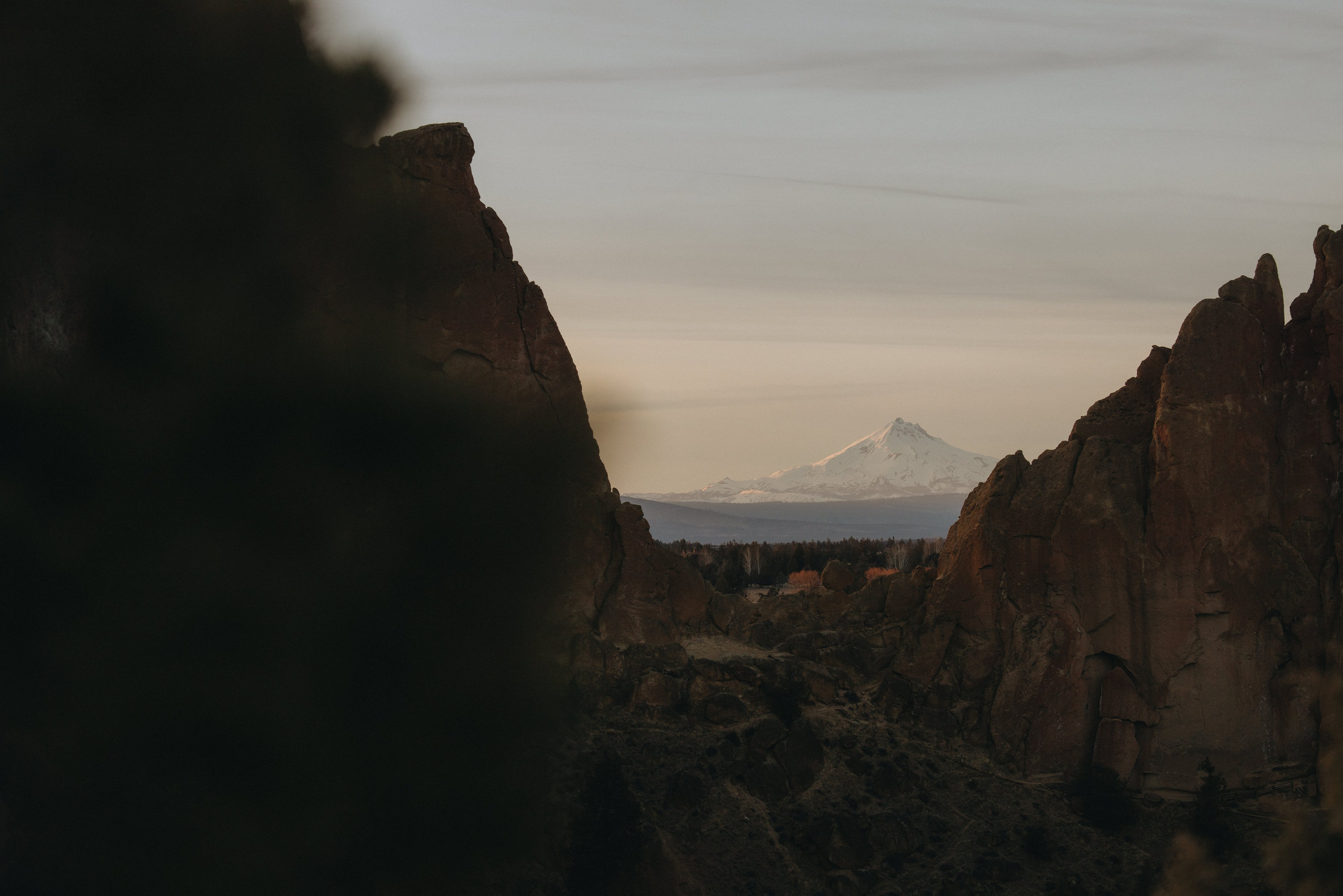 Shelby & Riley Engagement Session | Smith Rock State Park, Oregon. Portland & Seattle Wedding, Elopement & Engagement Photographer | Georgy Shishkin