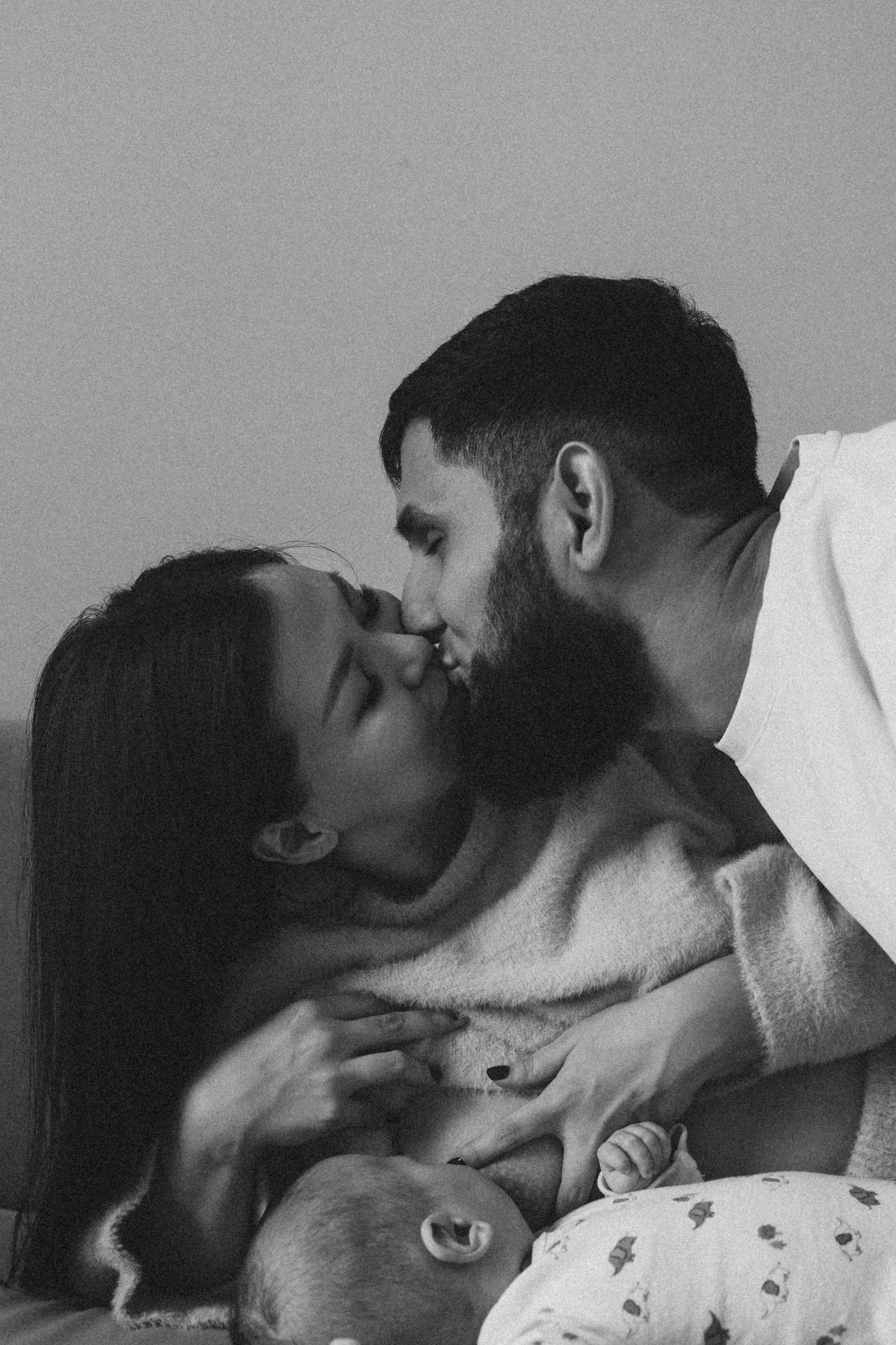 Candid family story. Birth, Family, Newborn photographer in Dubai| Eliza Baitikova