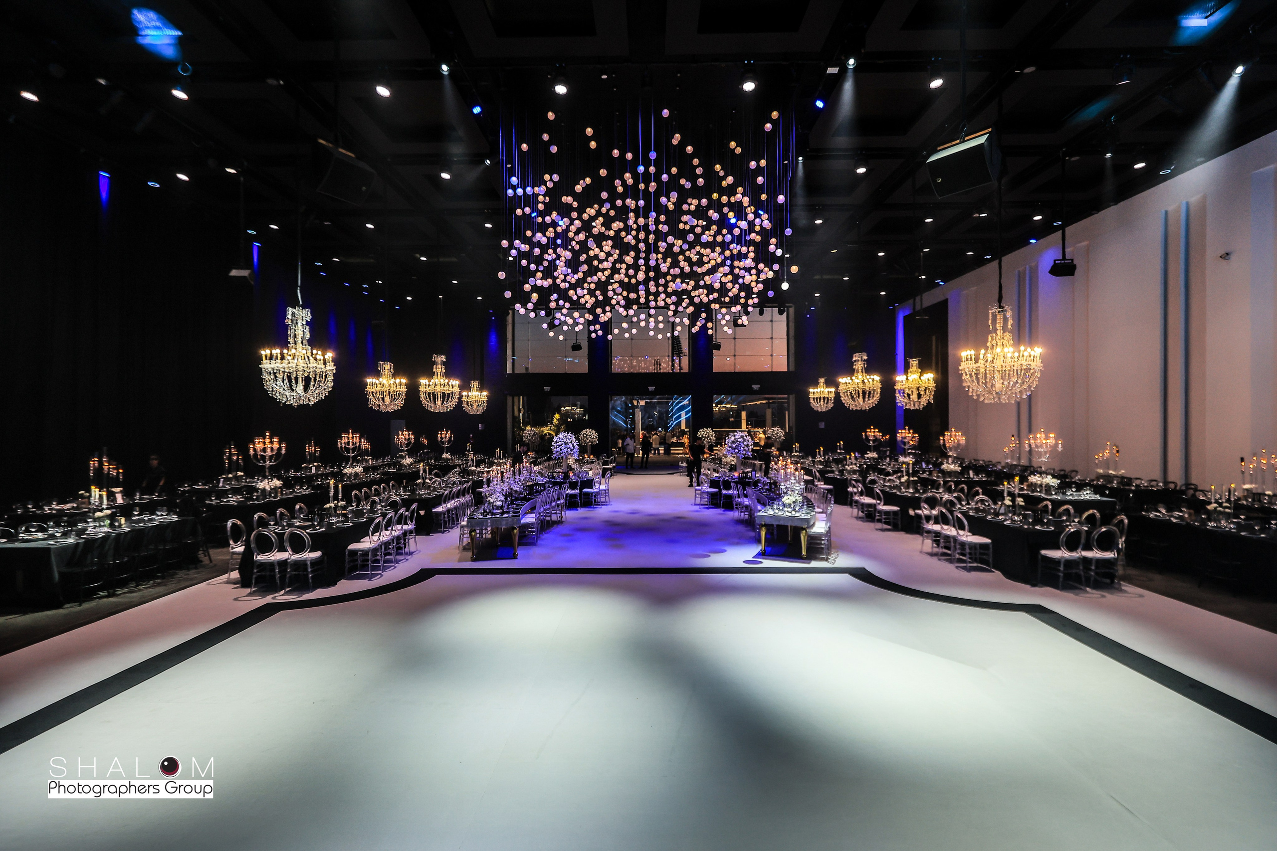 VIA / BASICO. Wedding and events photographers Studio Shalom