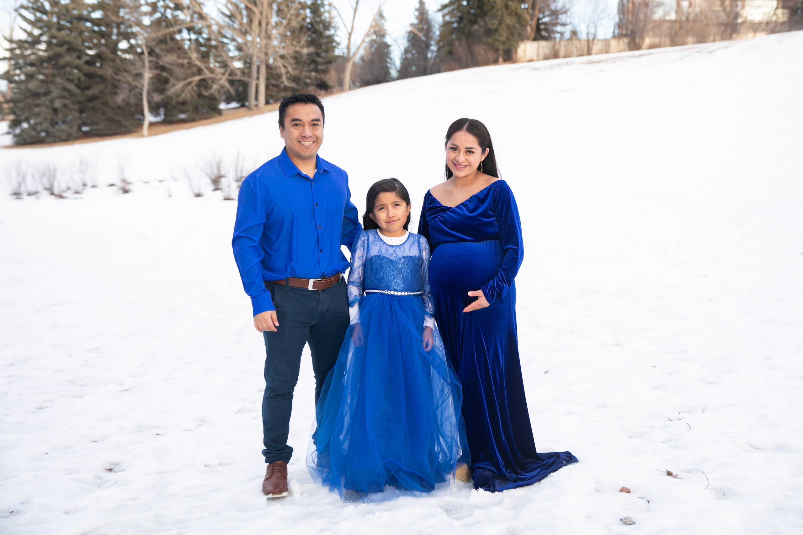 Maternity Photos — Confederation Park — Dulce. Fotografía accesible en Calgary