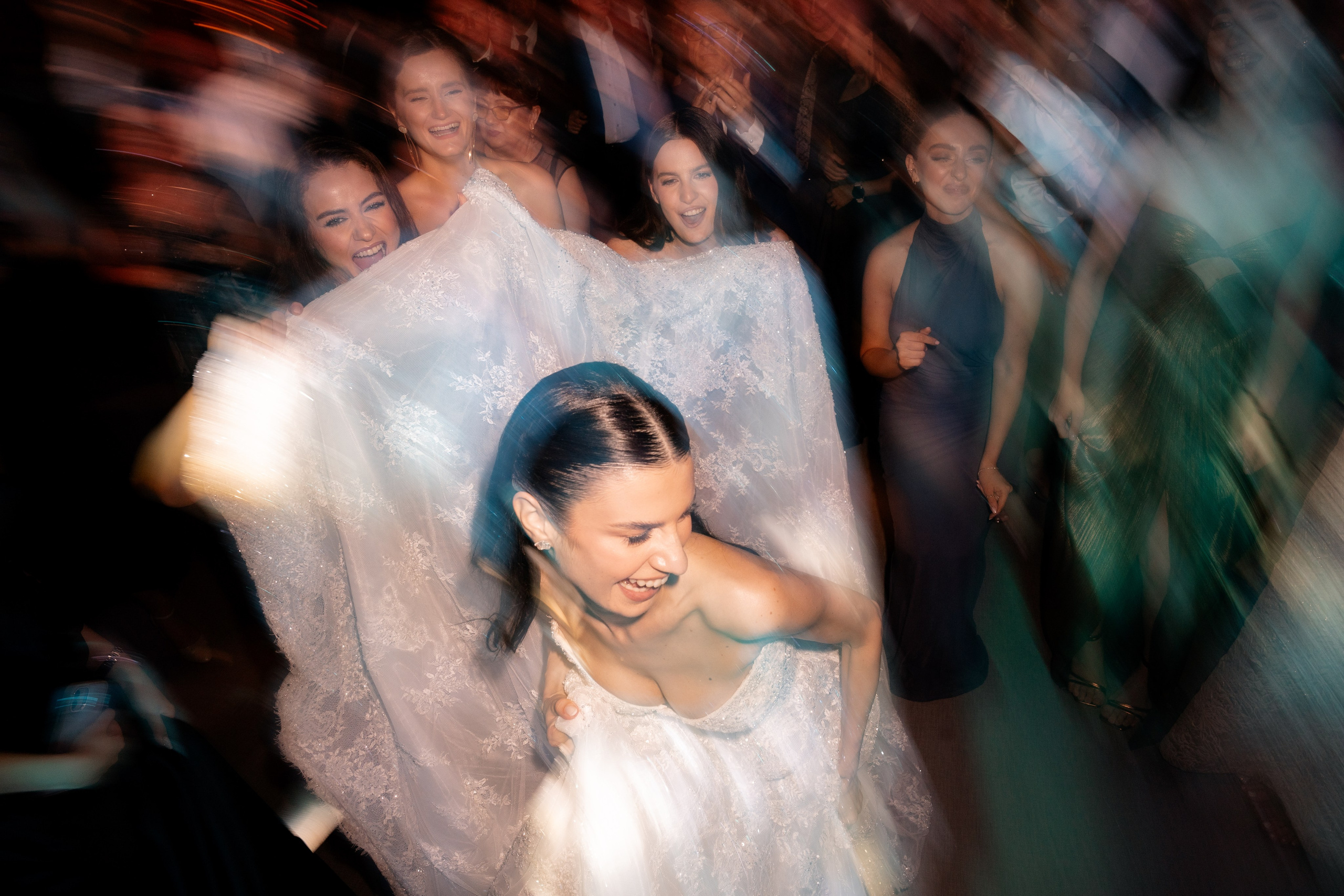 Diana & Octavian. Fotograf de nuntă Alex Pasarelu