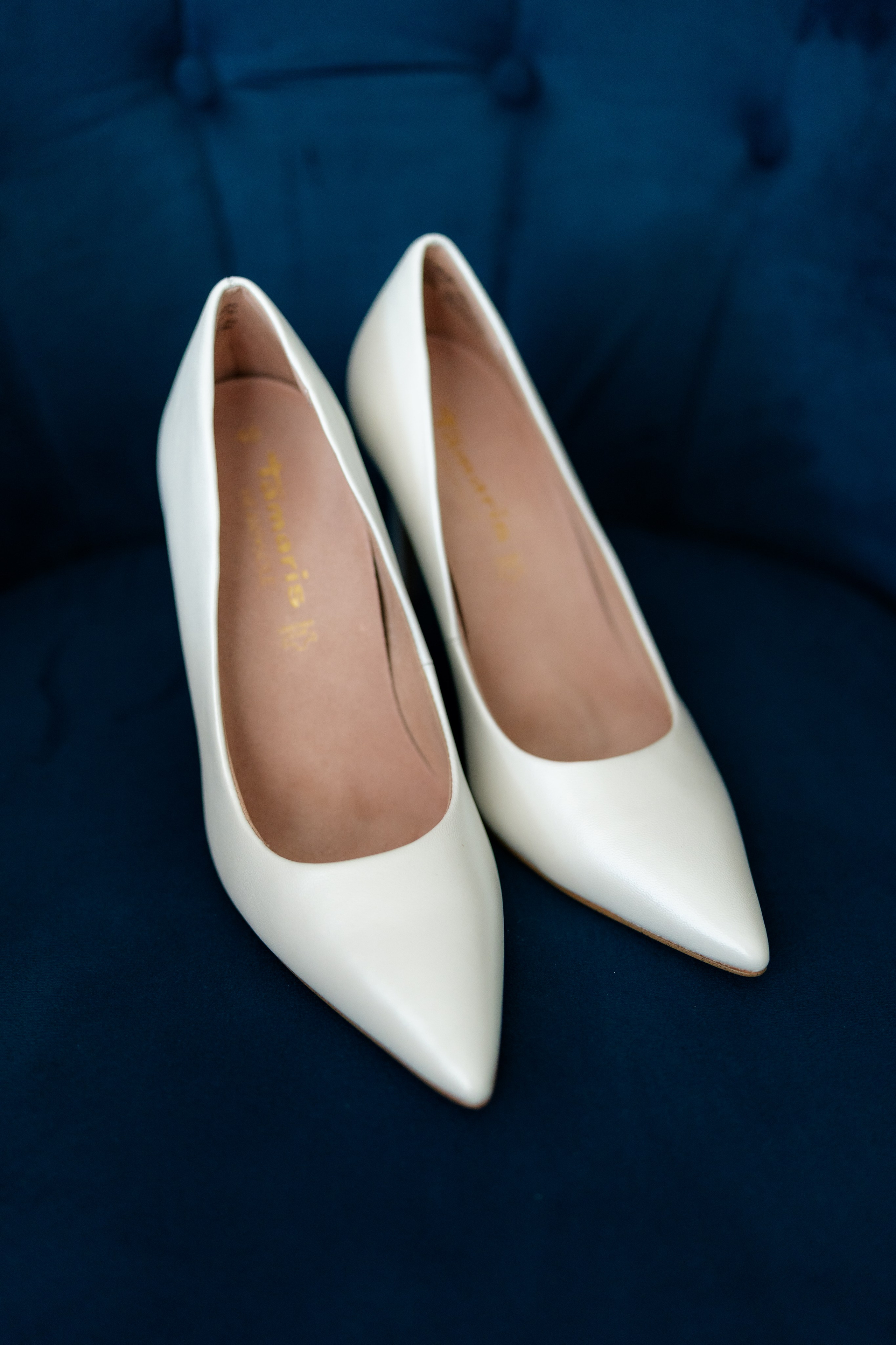 Elly & Andrew. Destination Wedding Photographer Alex Pasarelu