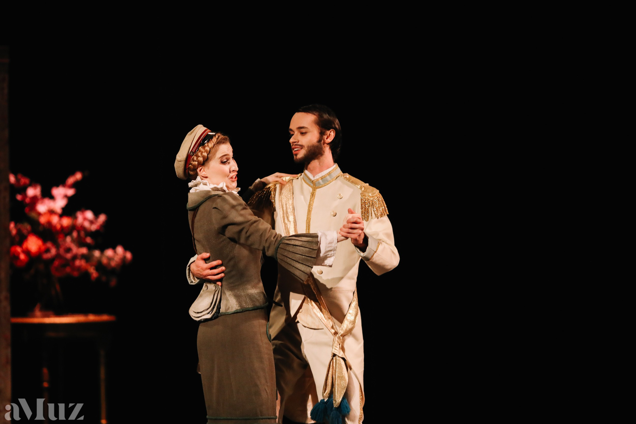 Opera Łąkowa. Fotograf Ślubny Warszawa - Sesje Biznesowe Rodzinne Eventy