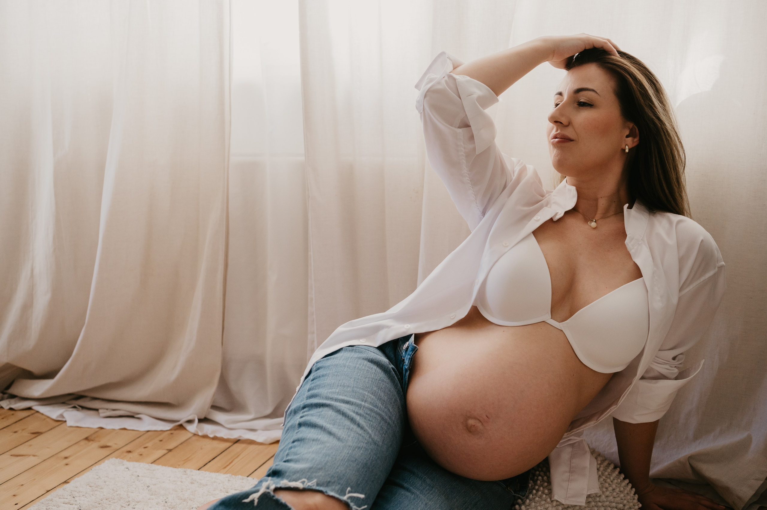 Hayley. Maternity Newborn and Family photographer Hamburg Claire Hambley