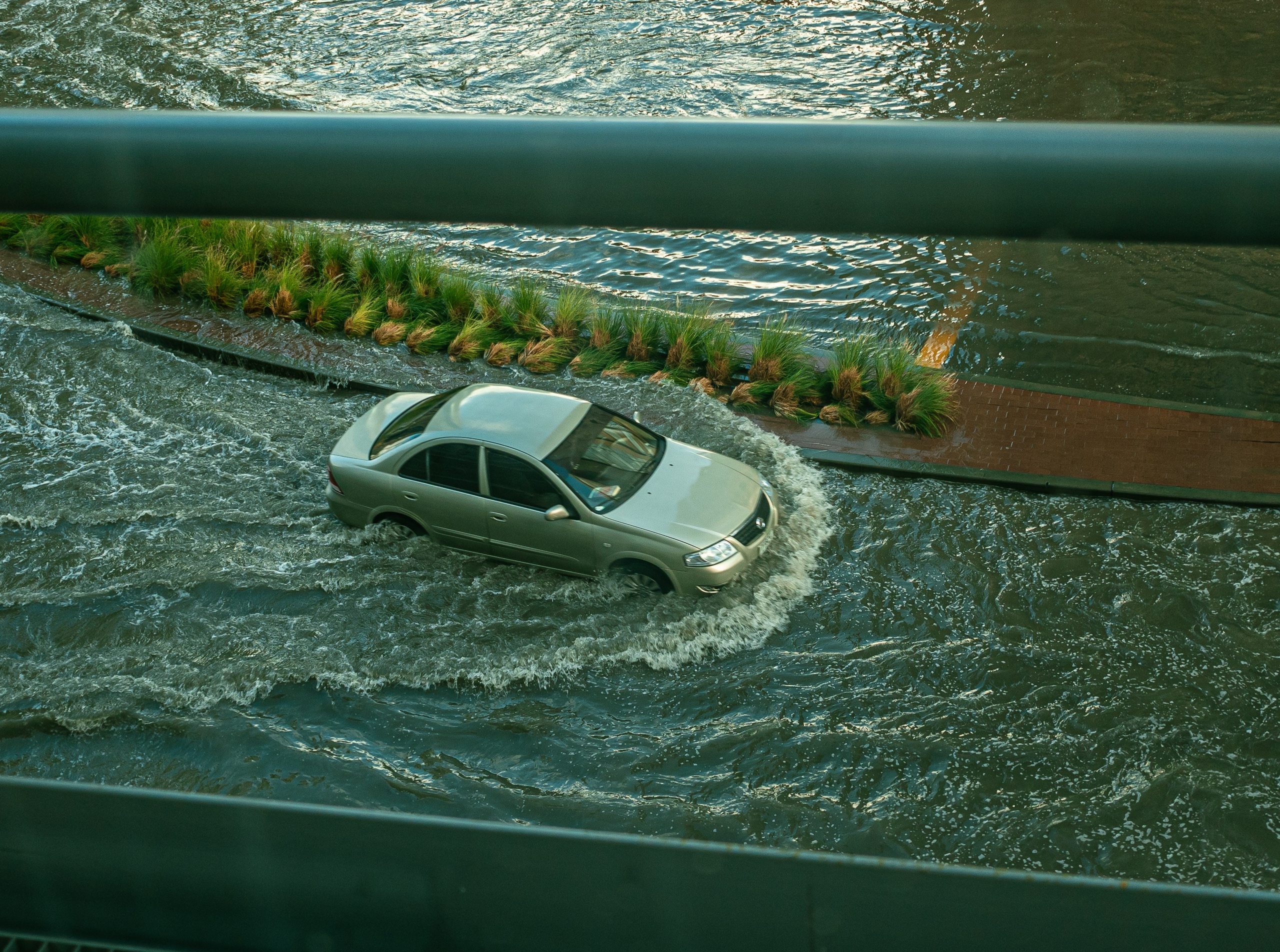 Rainy Dubai. Versoluna