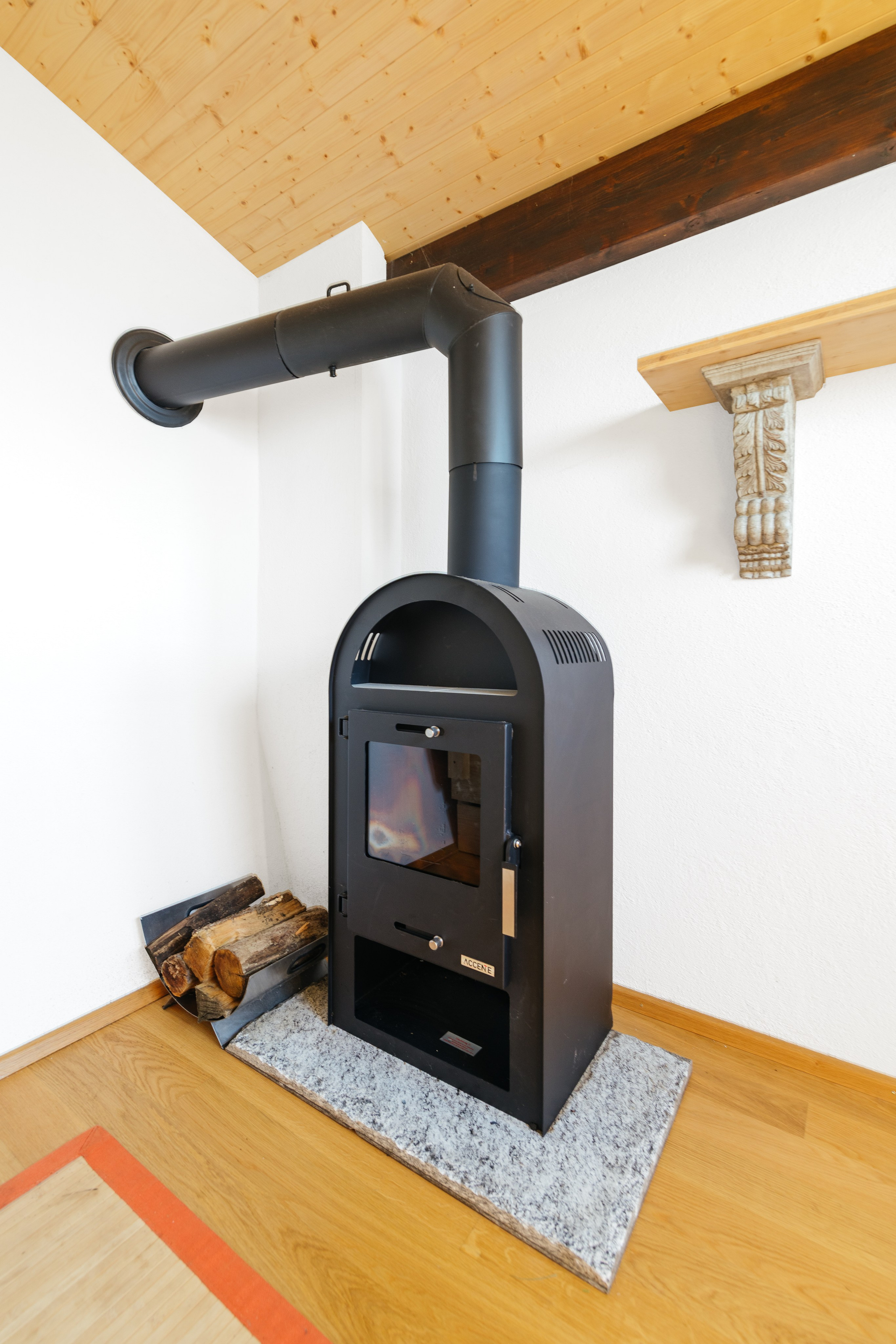 Rustico, VAL RESA, TICINO. Hallo! Ich bin Elena und arbeite als Immobilienfotografin