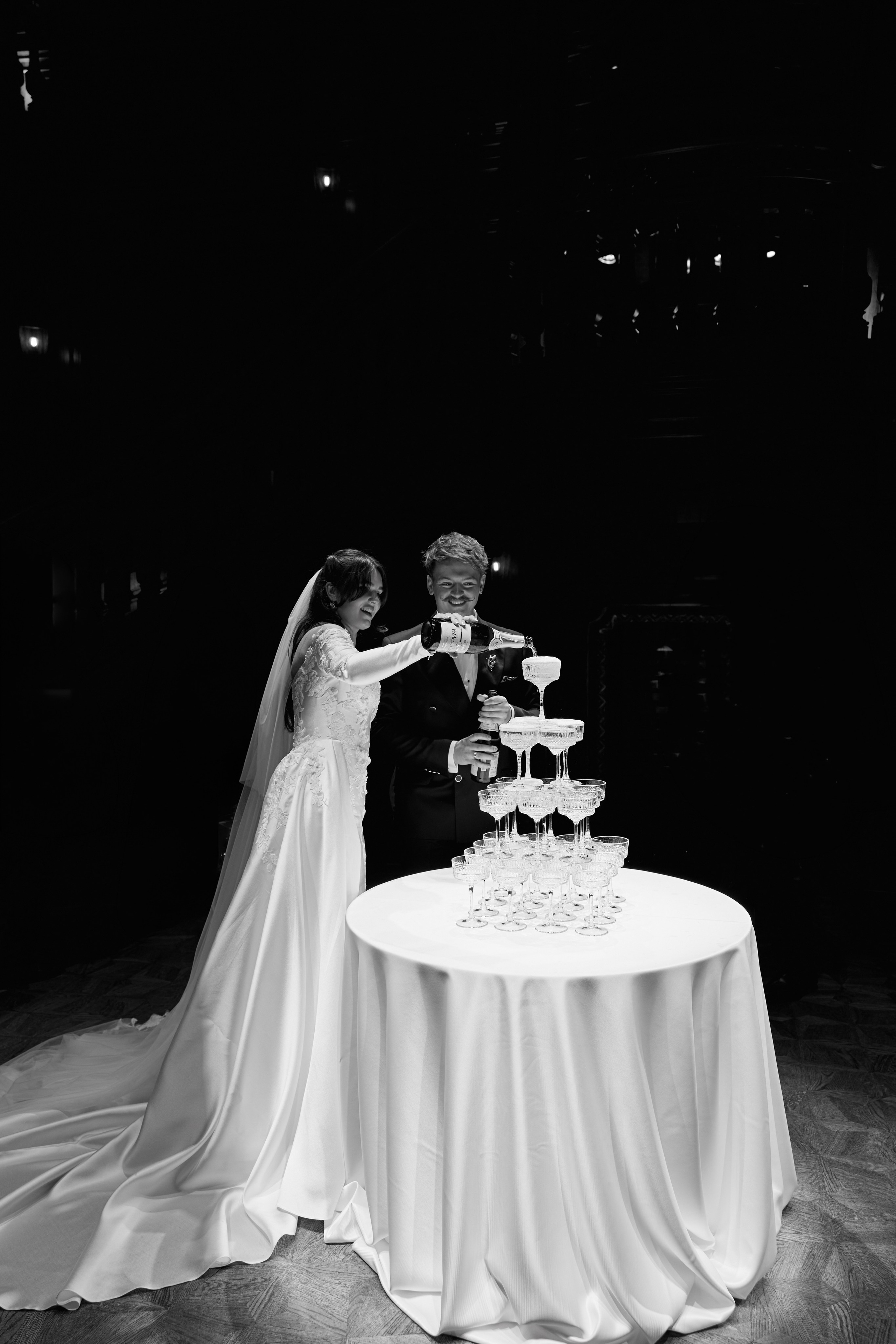 Wiktoria & Kacper. Pałac Goetz. Fotograf ślubny i rodzinny w Krakowie Yana Klymova