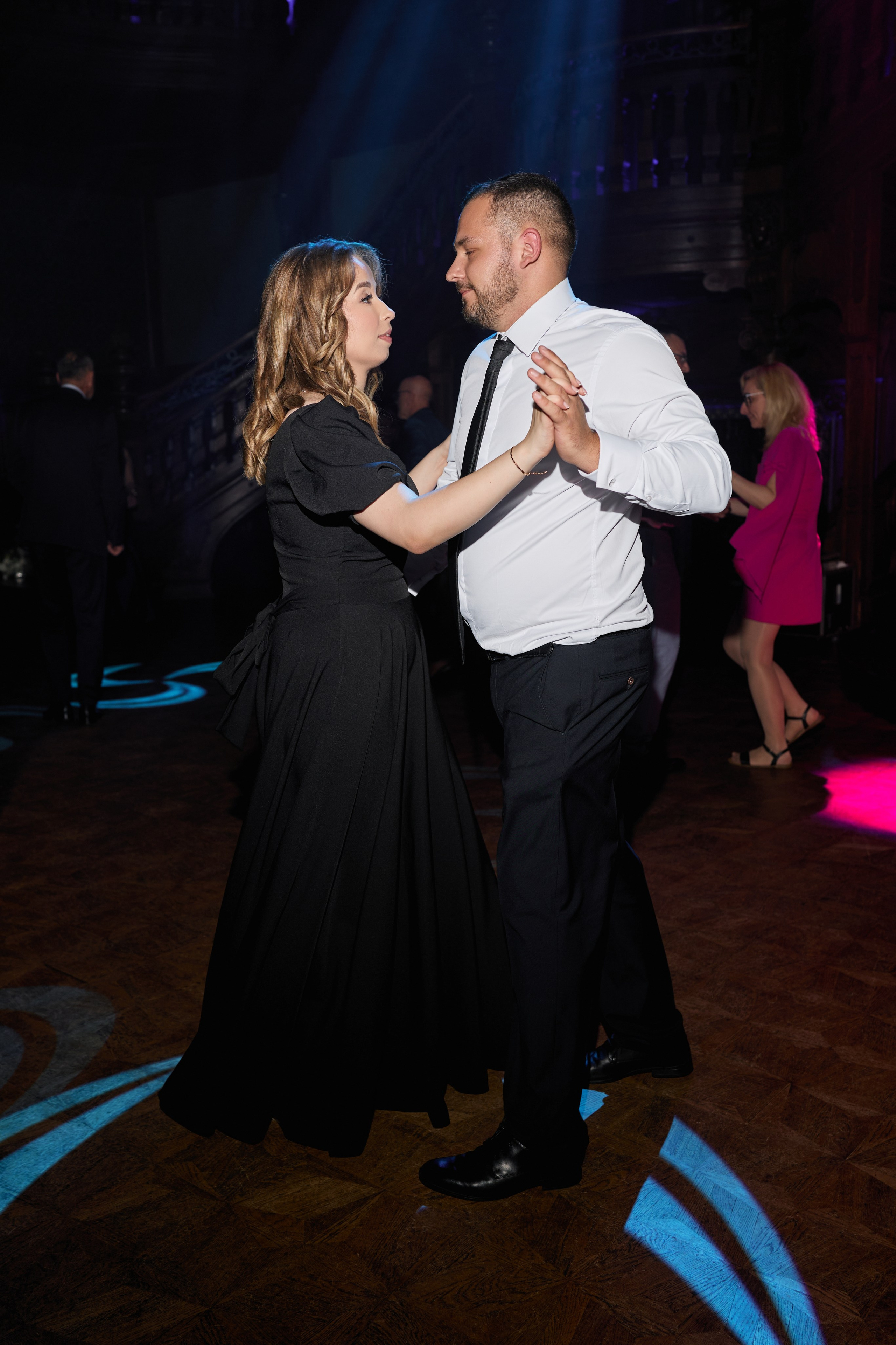Wiktoria & Kacper. Pałac Goetz. Fotograf ślubny i rodzinny w Krakowie Yana Klymova
