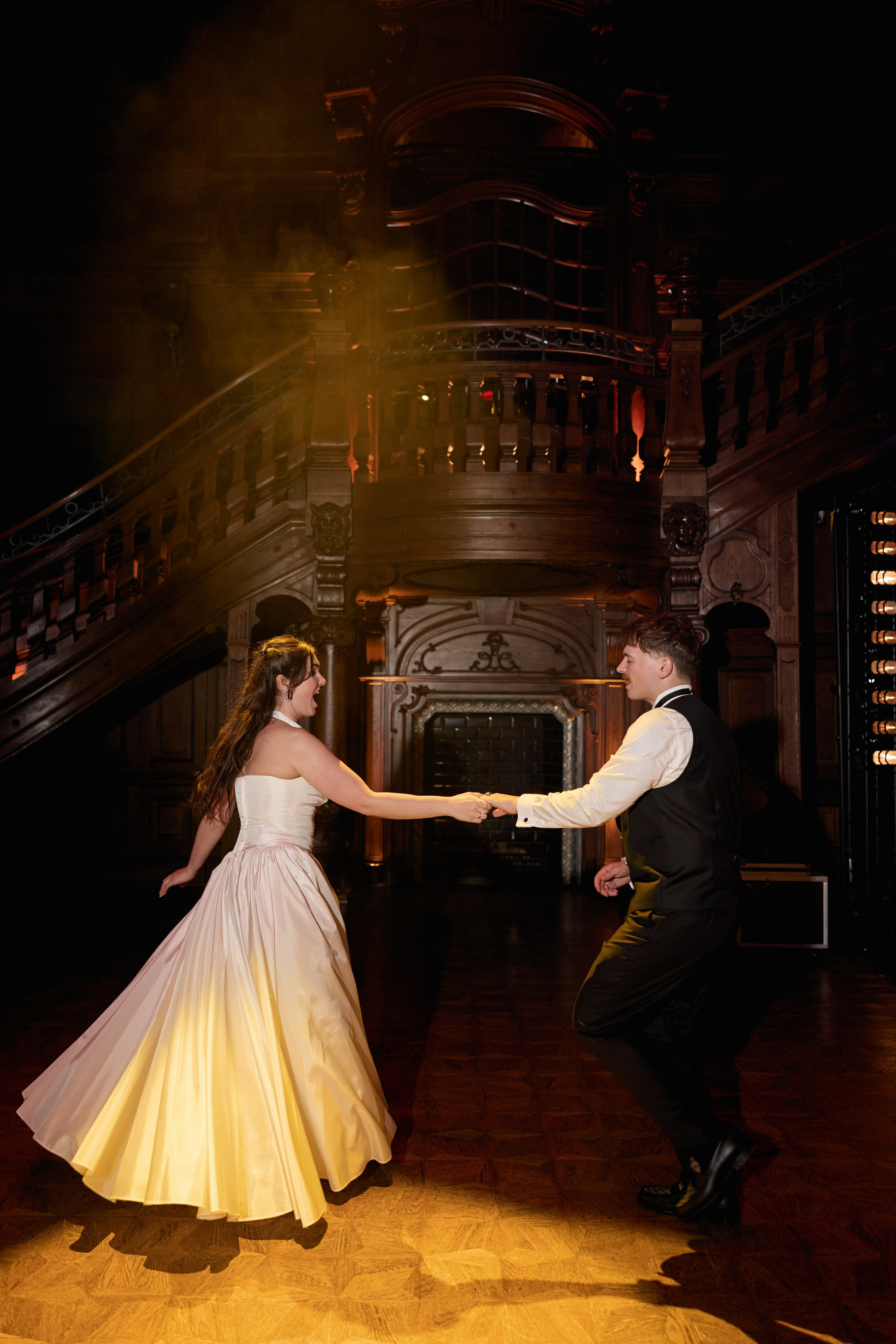 Wiktoria & Kacper. Pałac Goetz. Fotograf ślubny i rodzinny w Krakowie Yana Klymova