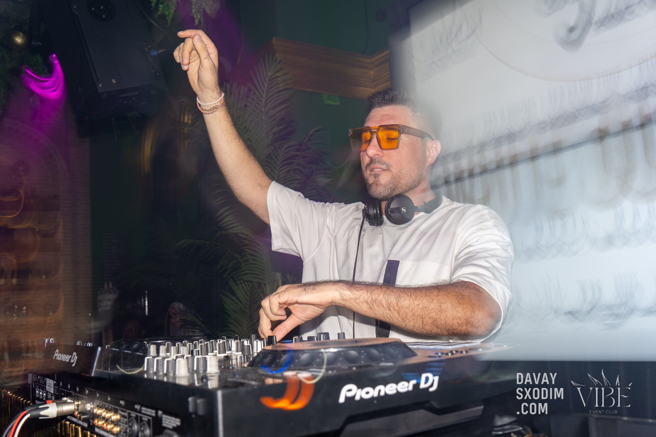 Вечеринка White Out | Фоторепортаж | Видеорепортаж | Афиша | DAVAYSXODIM.com PHUKET. АФИША|ФОТОРЕПОРТАЖИ|ИВЕНТЫ|ПХУКЕТ