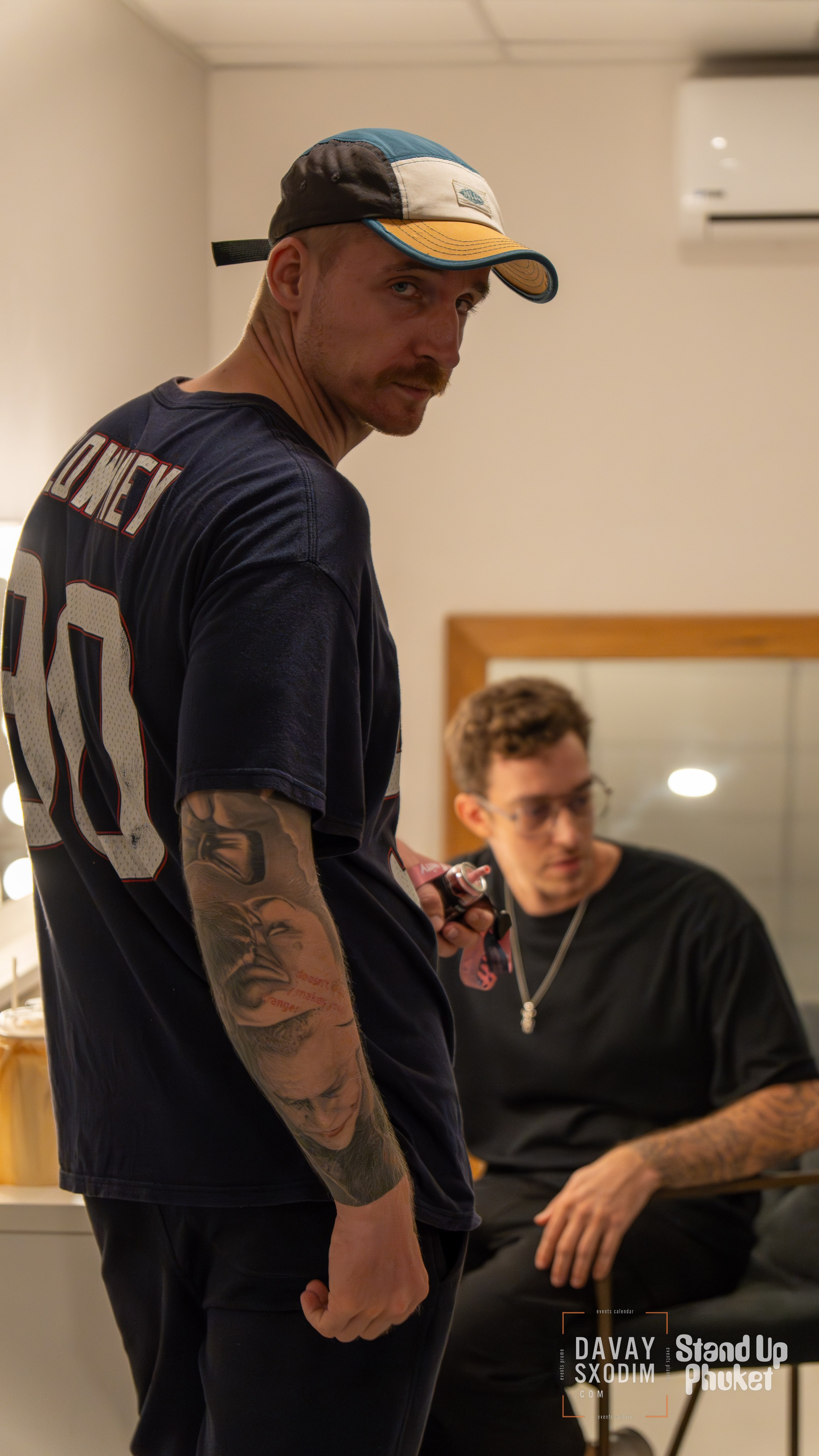 Standup Влада Лапина | Фоторепортаж | Афиша | DAVAYSXODIM.com PHUKET. АФИША|ФОТОРЕПОРТАЖИ|ИВЕНТЫ|ПХУКЕТ