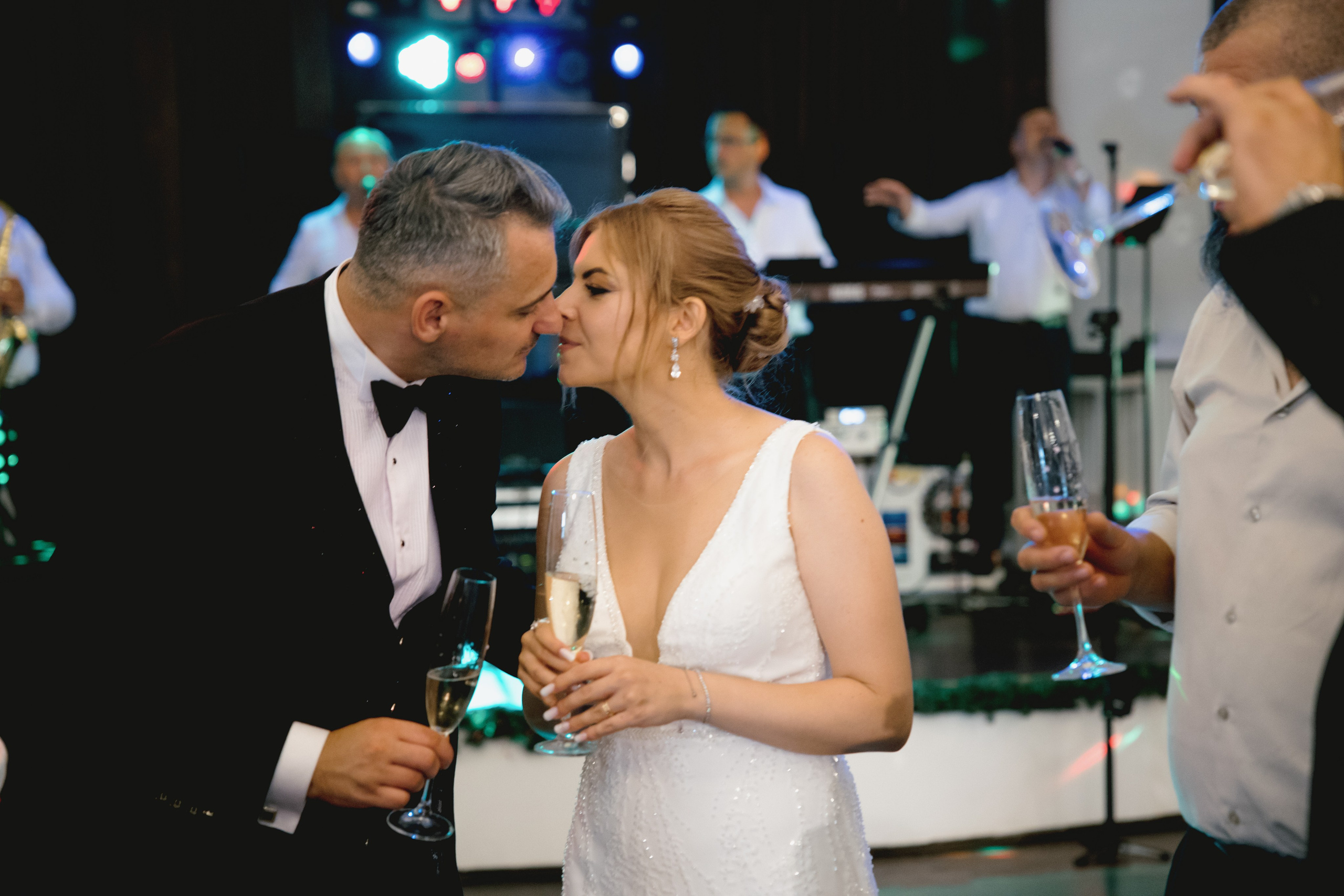 Kristine & Razvan - Rasnov. MDimaFotoStudio. Fotograf de nuntă, evenimente private și de familie