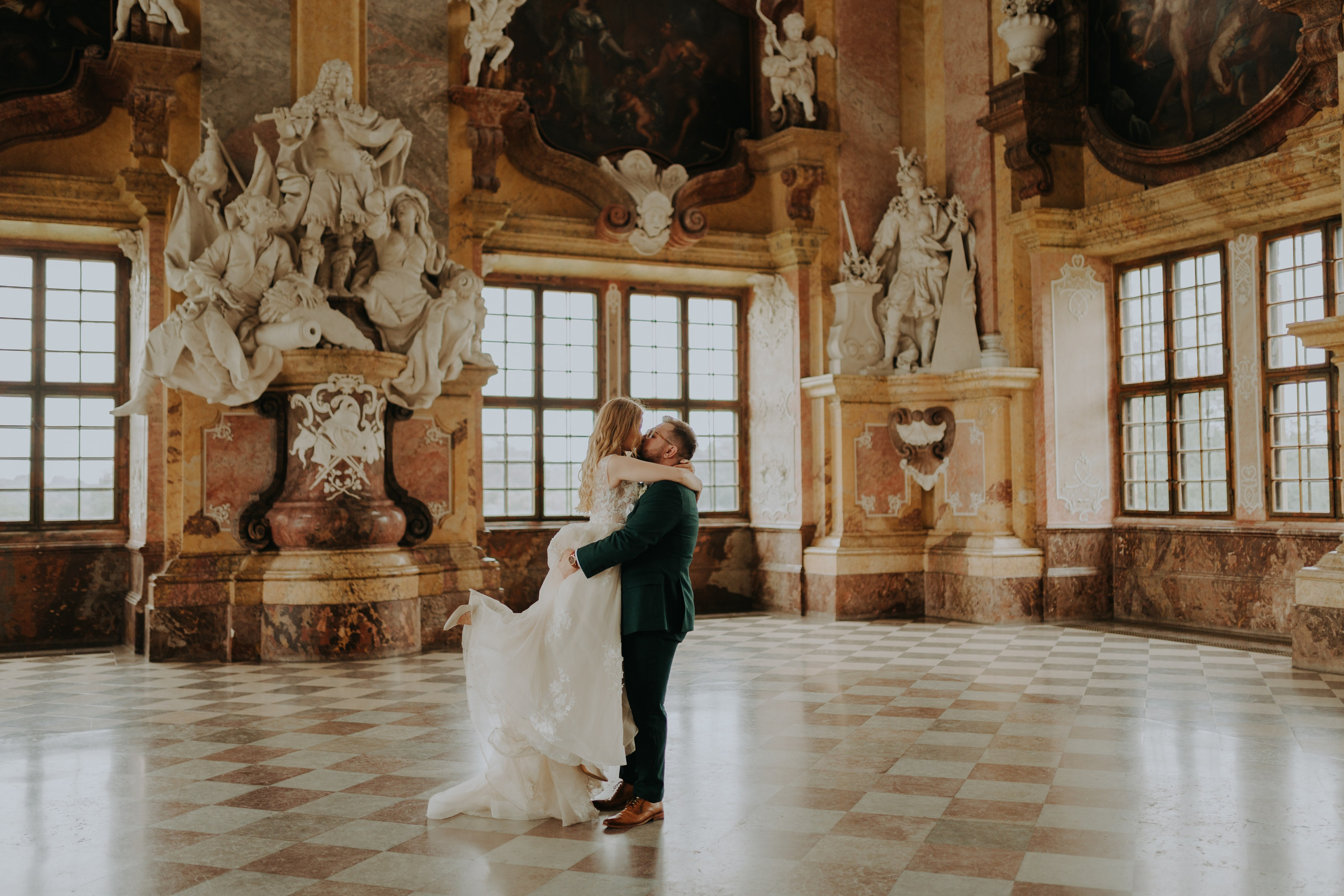 Klasztor Cystersów w Lubiążu: Plener ślubny Oli i Rafała. Fotograf ślubny Śląsk – reportaż ślubny | KarkowskaFoto