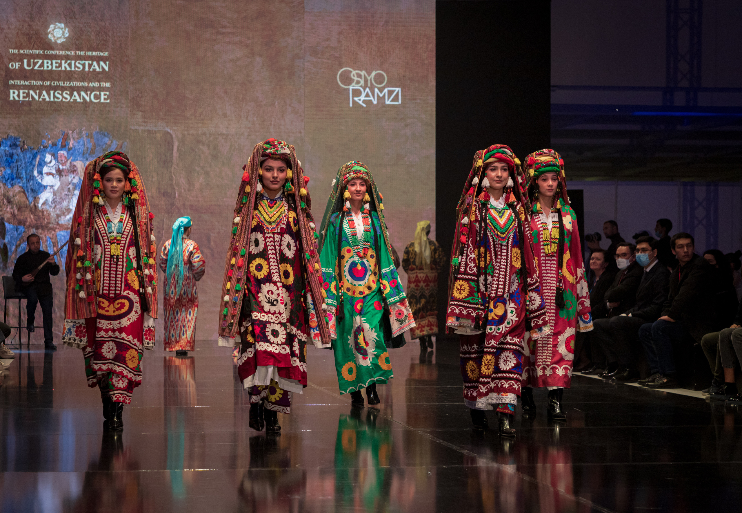 FASHION-ШОУ «НАЦИОНАЛЬНАЯ ОДЕЖДА — ЖЕМЧУЖИНА НОВОГО РЕНЕССАНСА». Георгий Намазов | Фотограф в Ташкенте