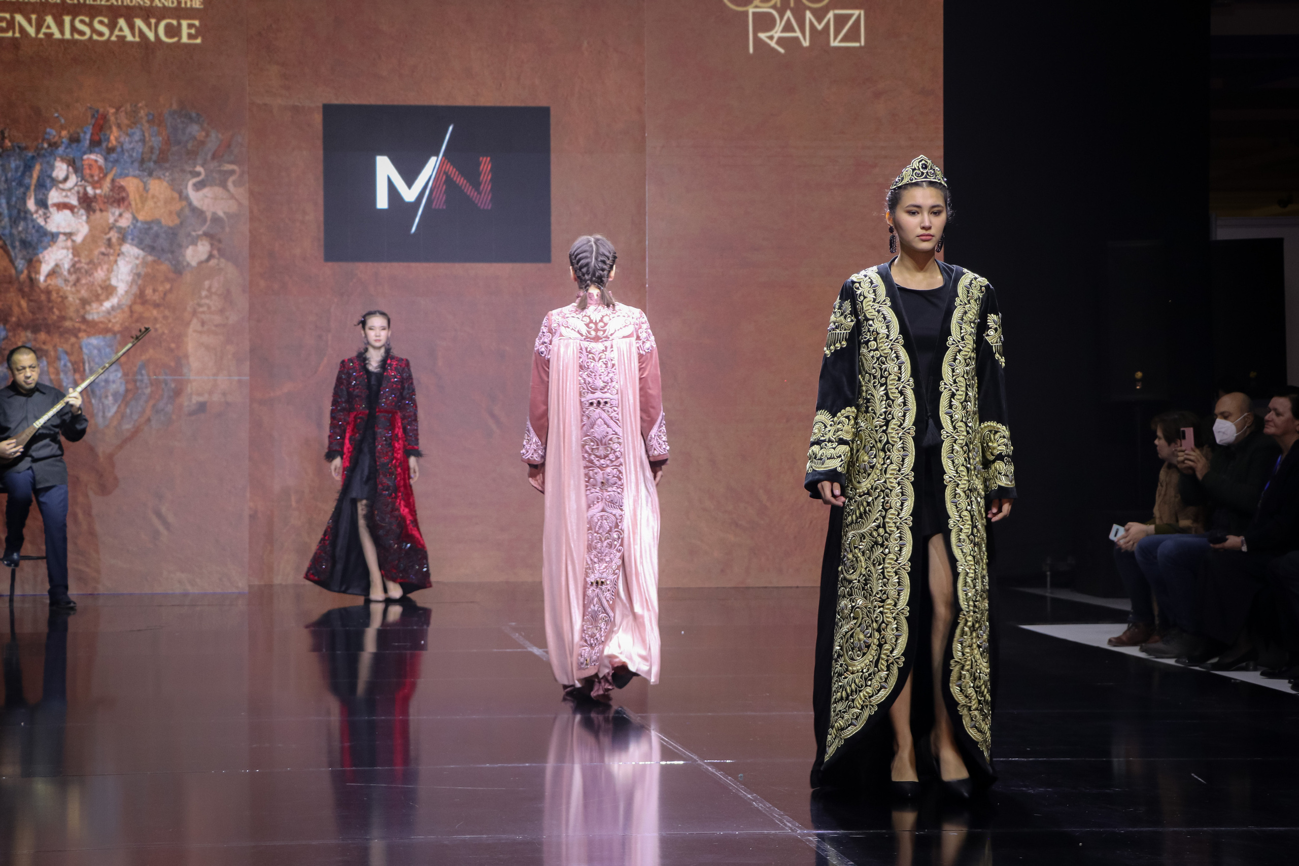 FASHION-ШОУ «НАЦИОНАЛЬНАЯ ОДЕЖДА — ЖЕМЧУЖИНА НОВОГО РЕНЕССАНСА». Георгий Намазов | Фотограф в Ташкенте